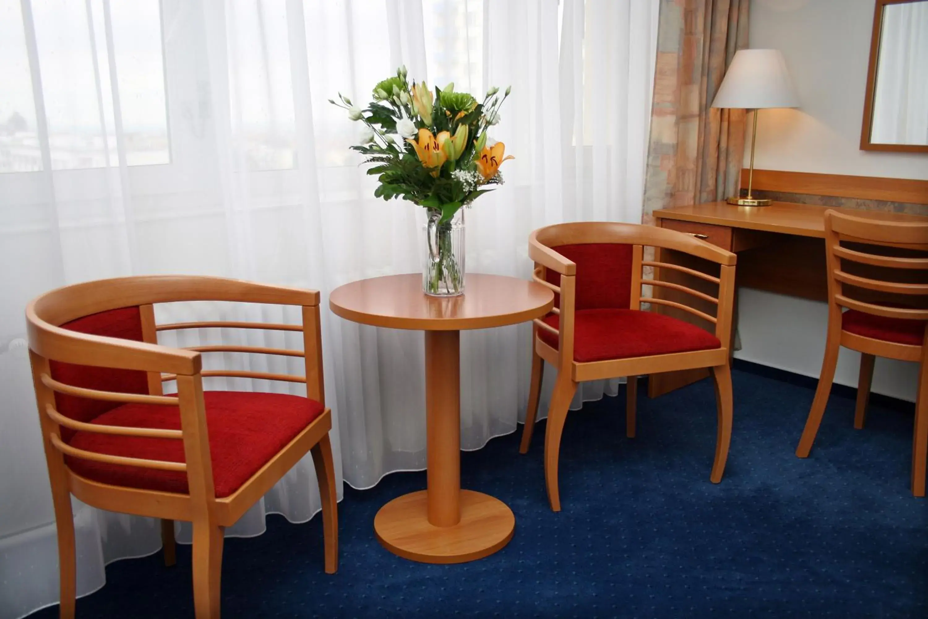 Seating area, Dining Area in Hotel ILF