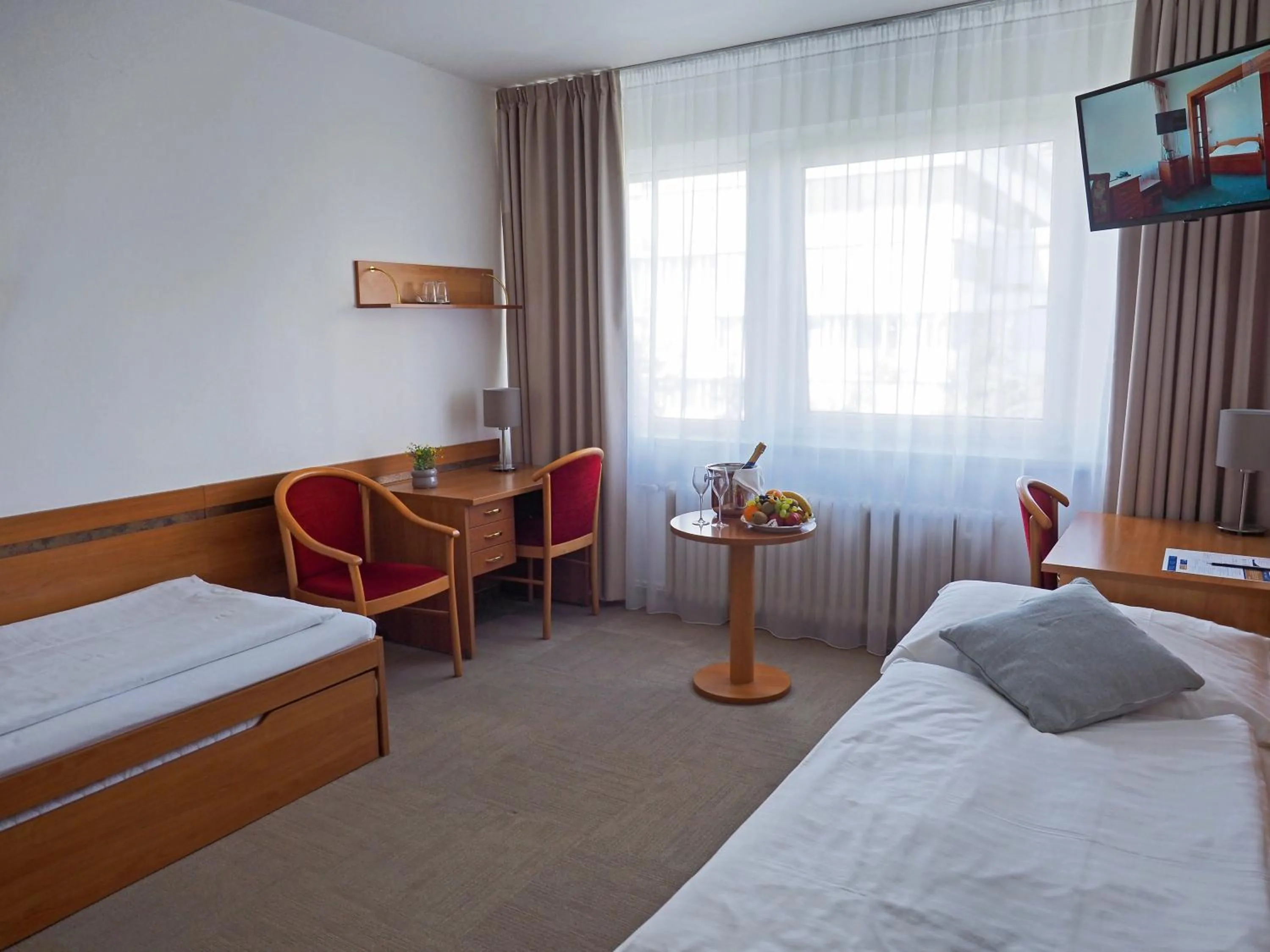 Photo of the whole room, Bed in Hotel ILF