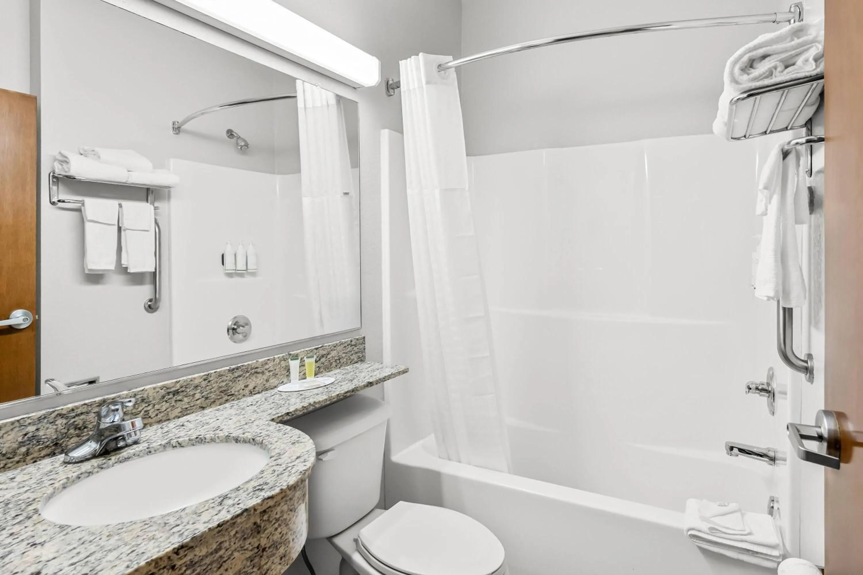 Bathroom in Microtel Inn & Suites by Wyndham Searcy