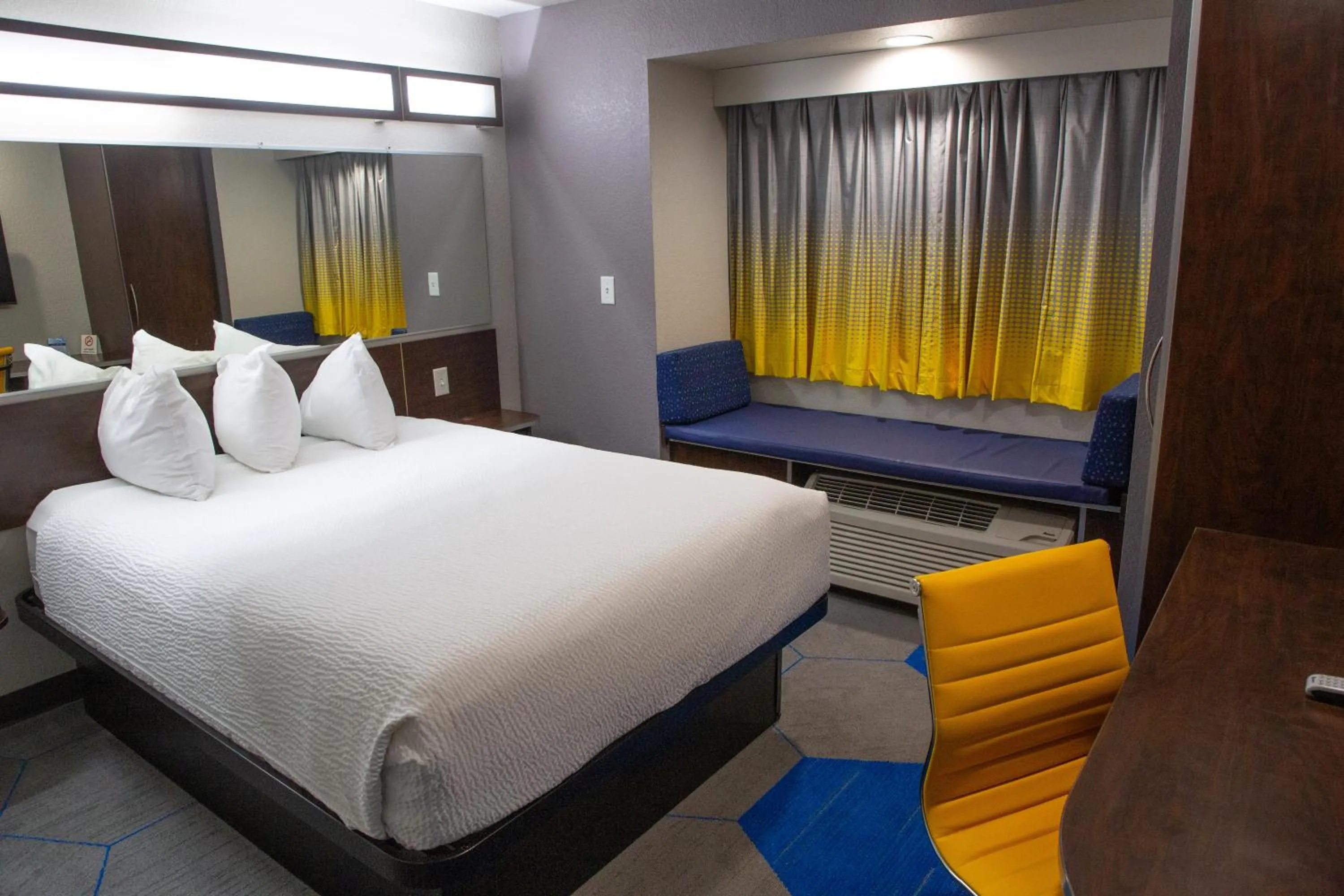 Bed in Microtel Inn & Suites by Wyndham Searcy