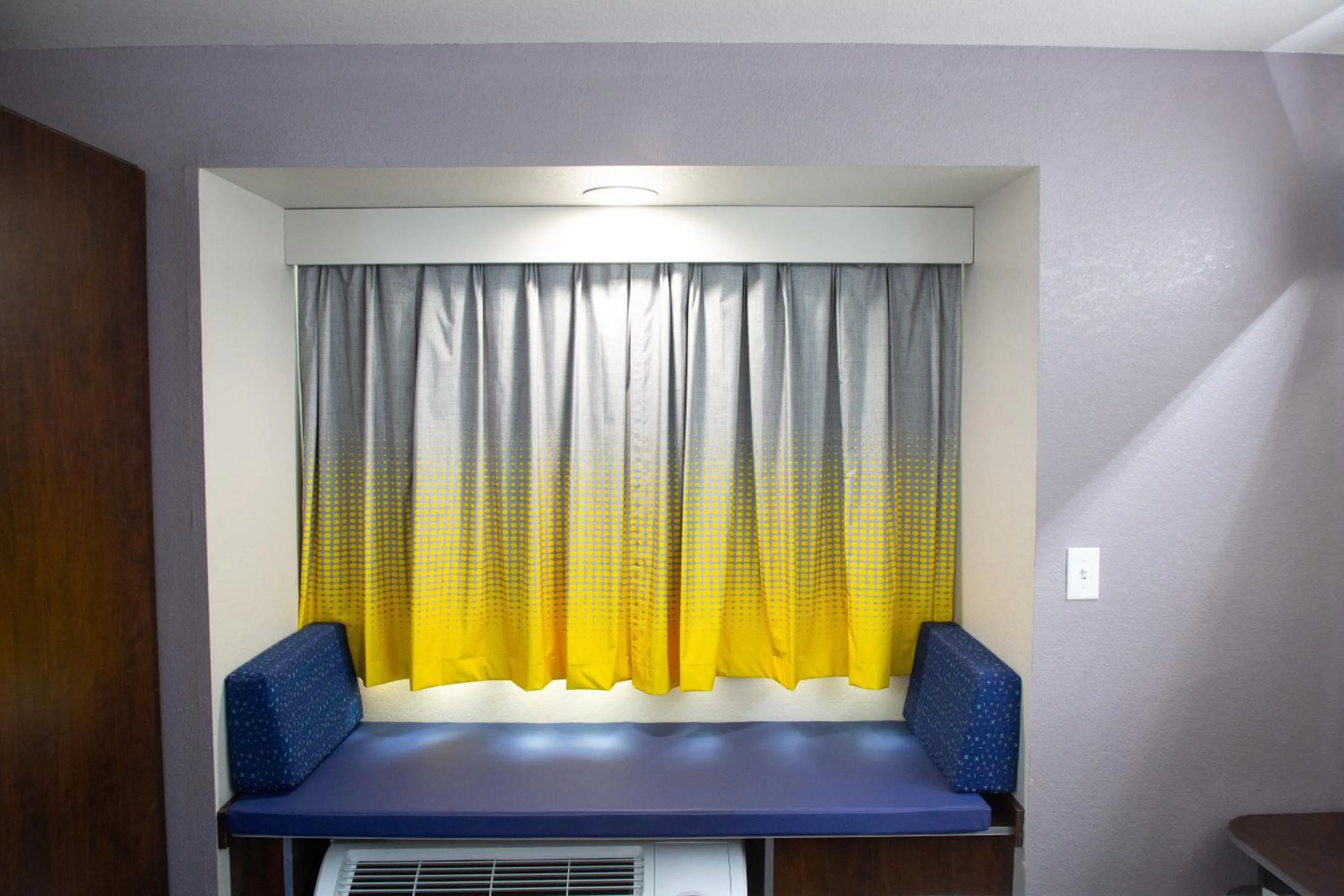 Decorative detail, Bed in Microtel Inn & Suites by Wyndham Searcy