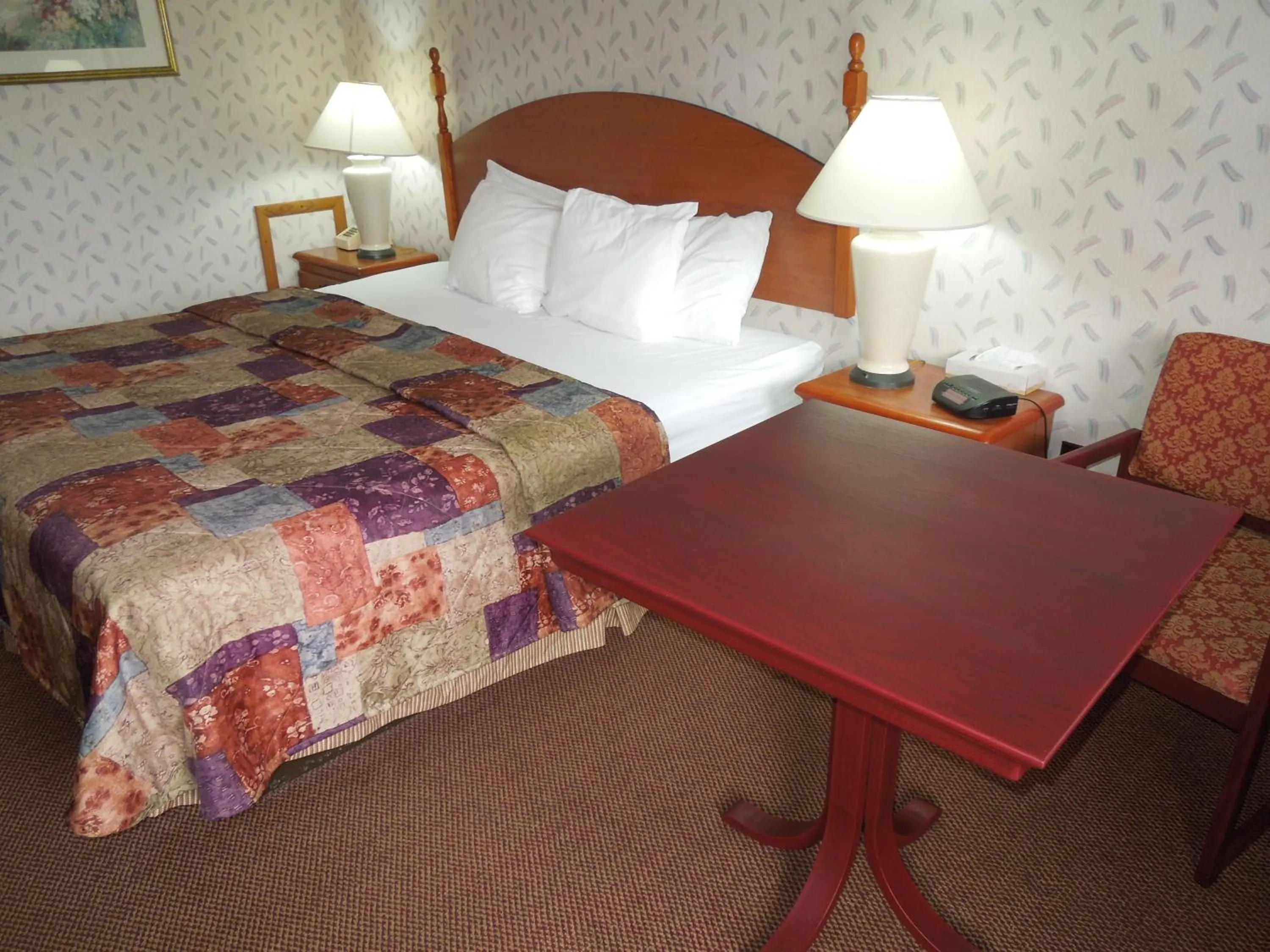 Bed in Red Carpet Inn Ronks