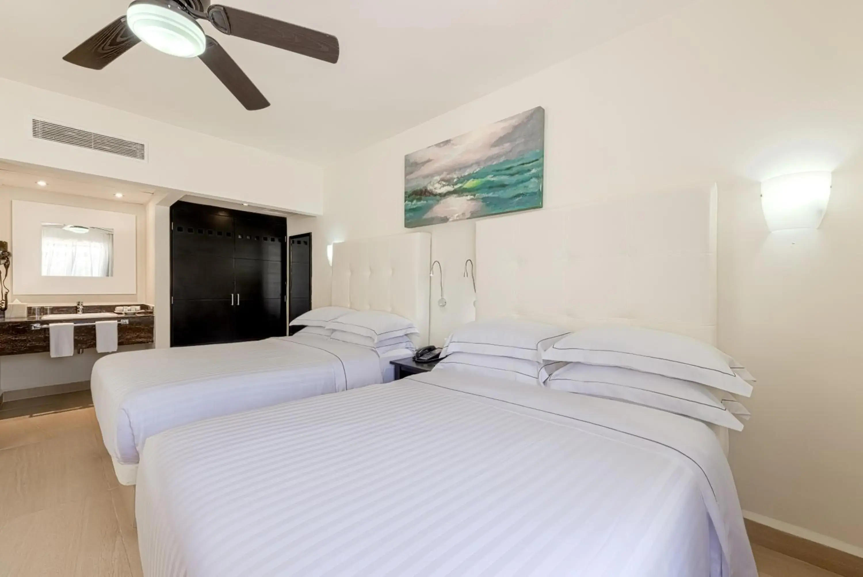 Bed in Allegro Playacar - All Inclusive Resort Bed in Allegro Playacar - All Inclusive Resort