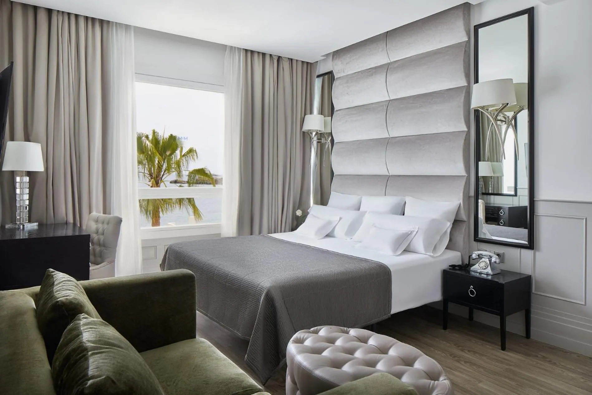 Bedroom, Bed in Hotel MiM Ibiza & Spa - Adults Only