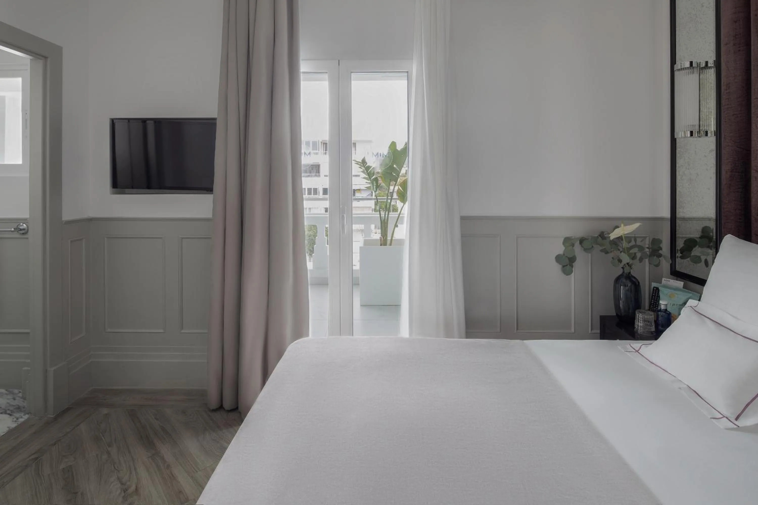 Bedroom, Bed in Hotel MiM Ibiza & Spa - Adults Only