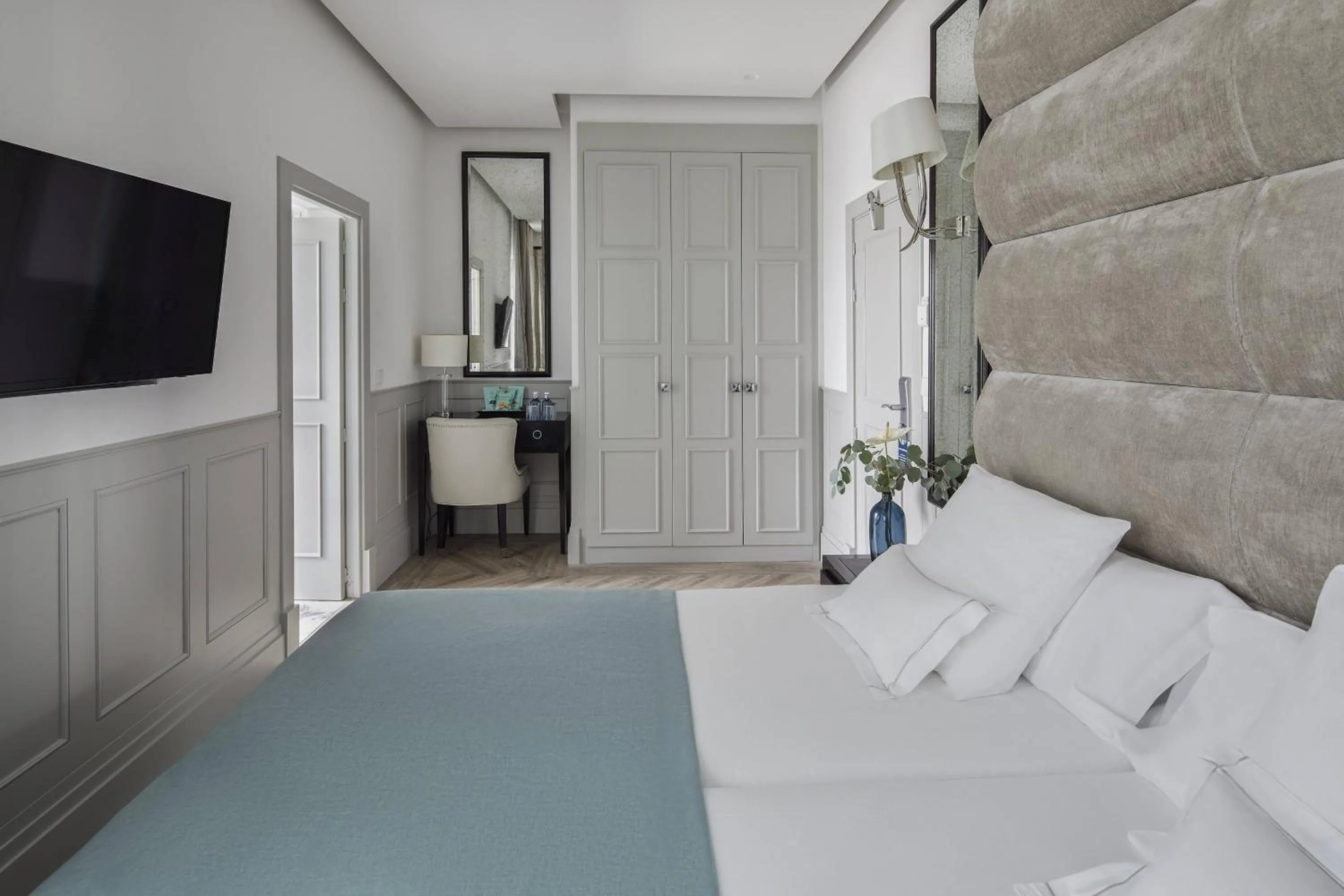 Property building, Bed in MiM Ibiza Meliá Collection