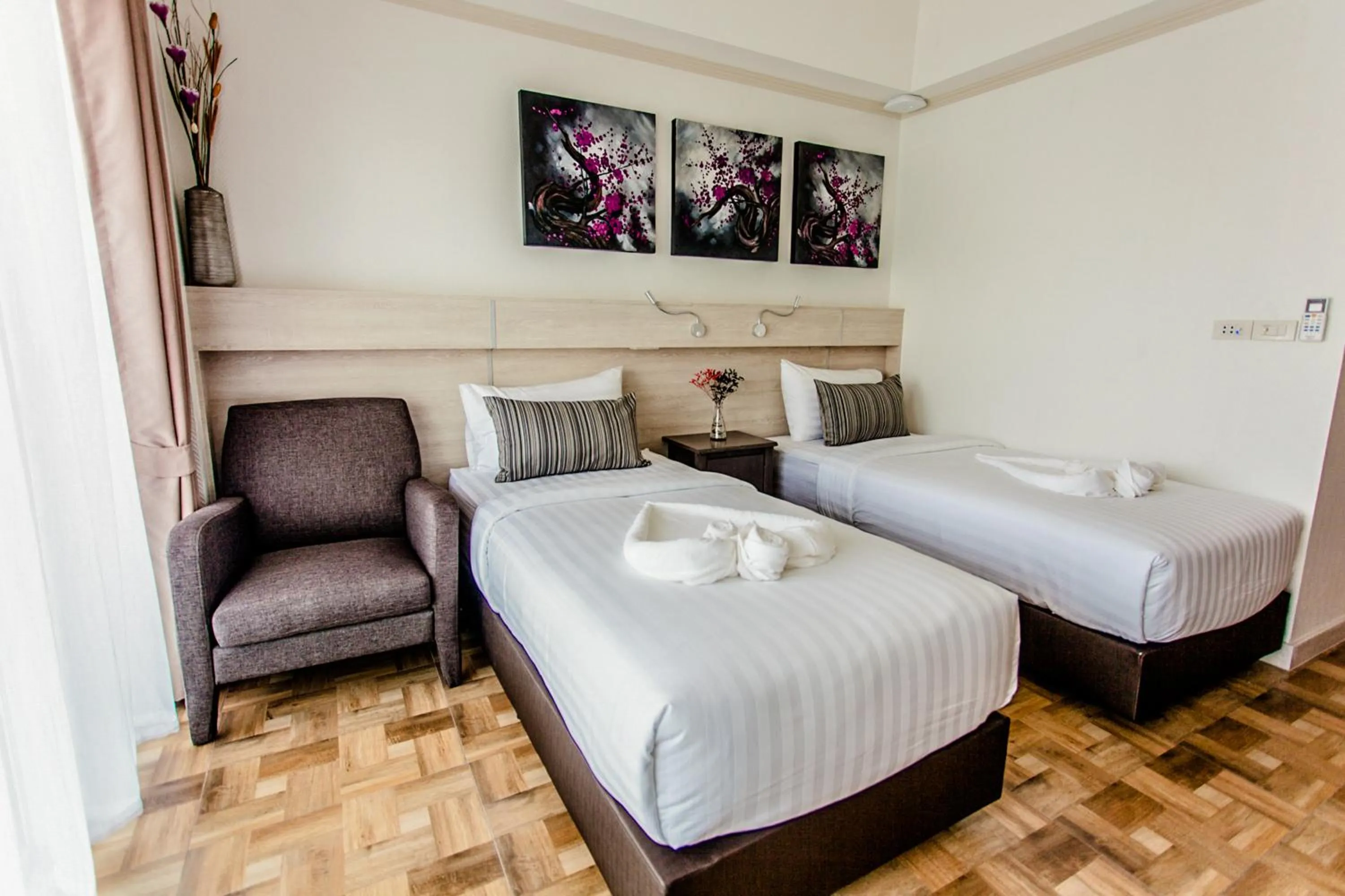 Living room, Bed in City View Residence