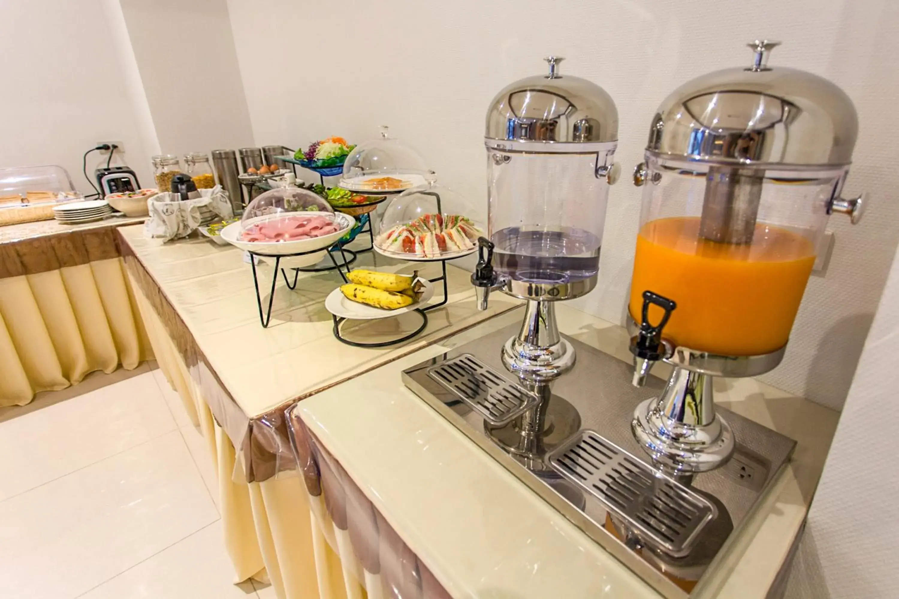 Restaurant/places to eat in City View Residence Restaurant/places to eat in City View Residence