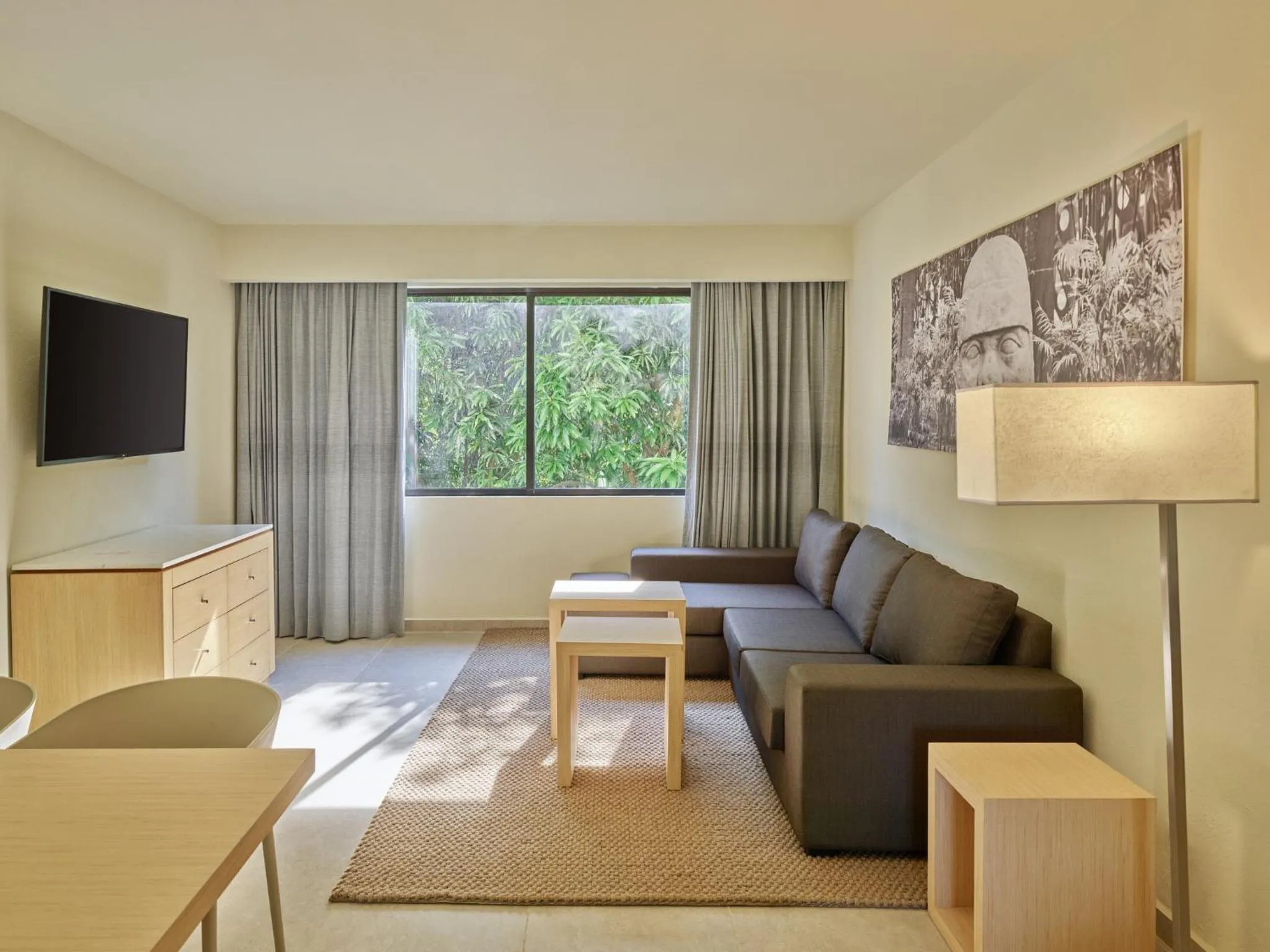 Photo of the whole room in Fiesta Inn Villahermosa Cencali