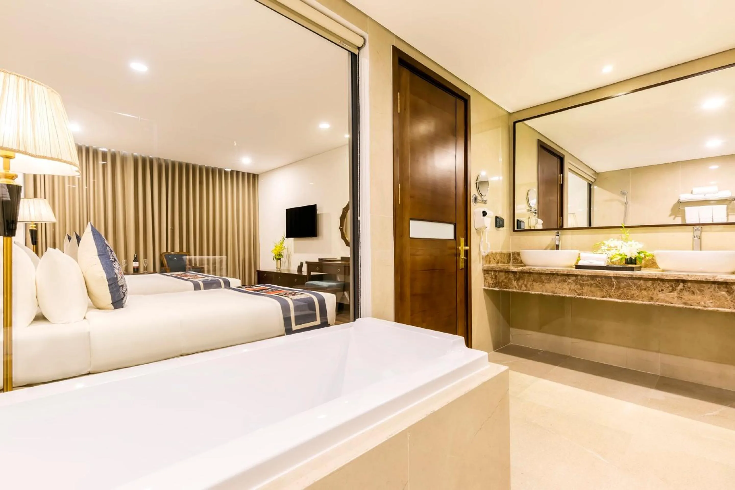 Bathroom, Bed in Balcona Hotel Da Nang
