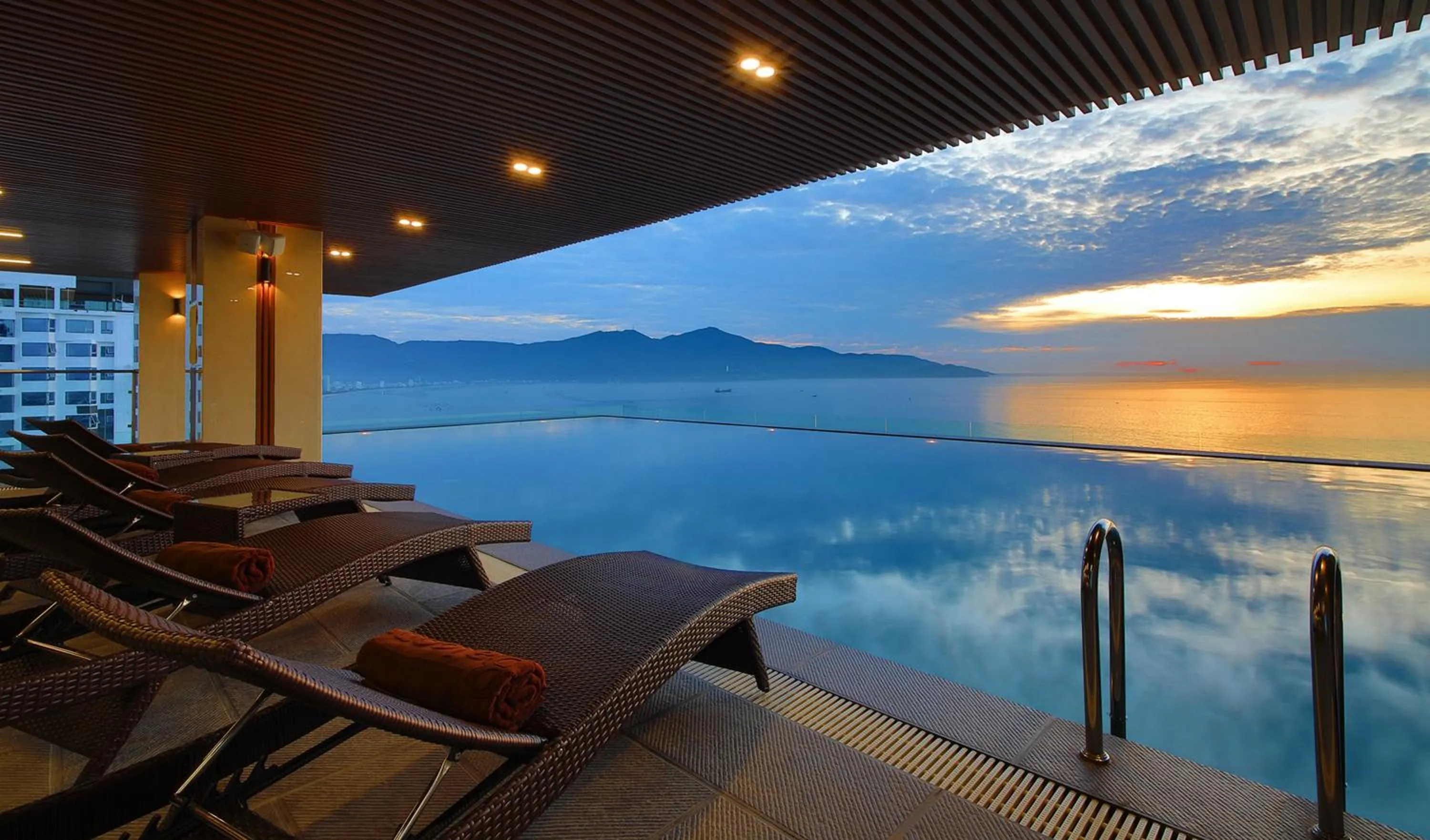 Swimming pool in Balcona Hotel Da Nang