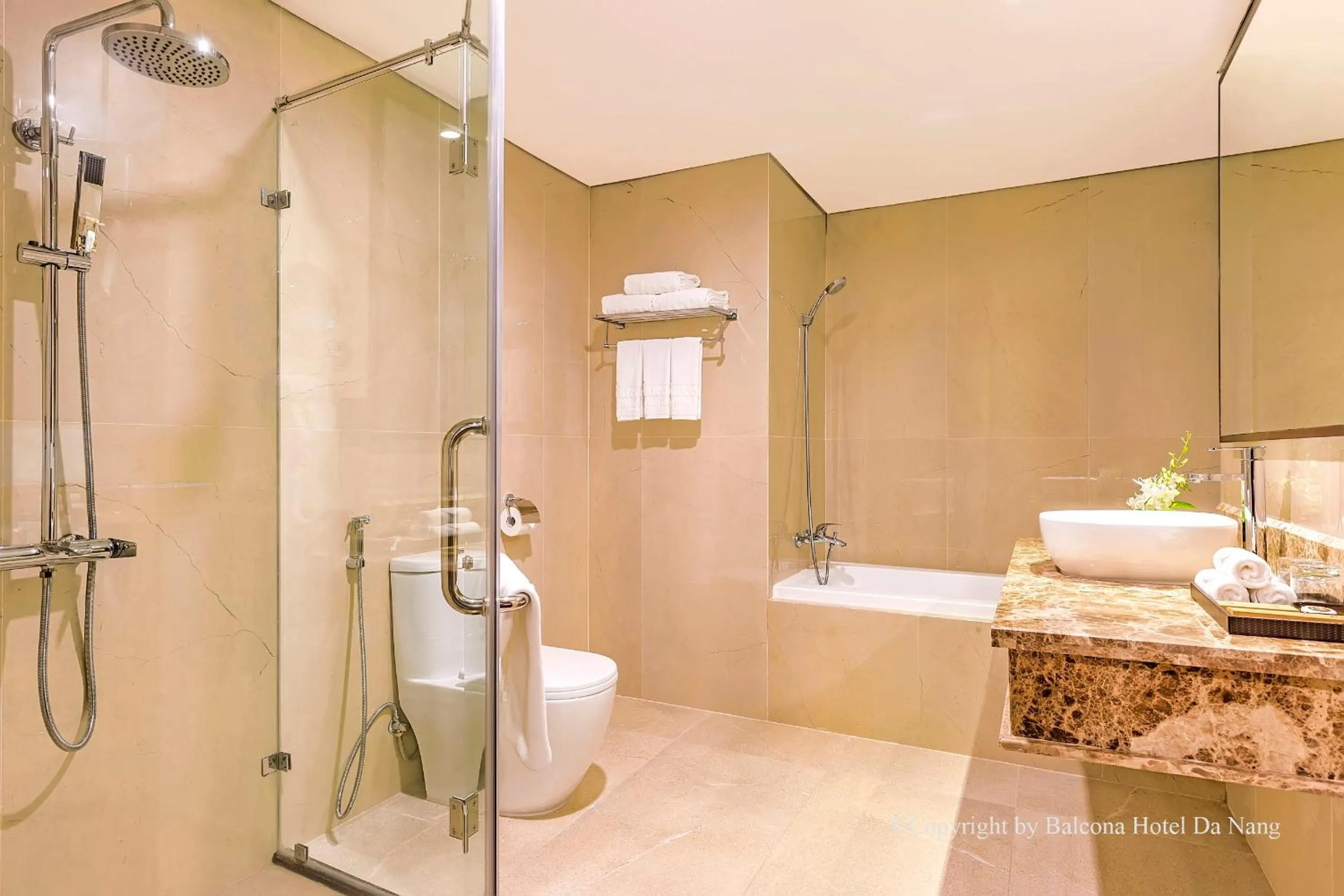 Bathroom in Balcona Hotel Da Nang