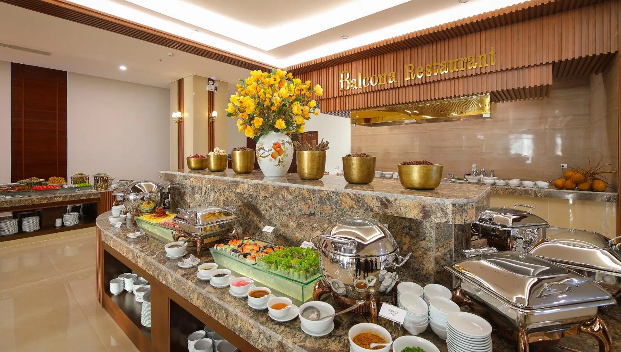 Restaurant/places to eat in Balcona Hotel Da Nang