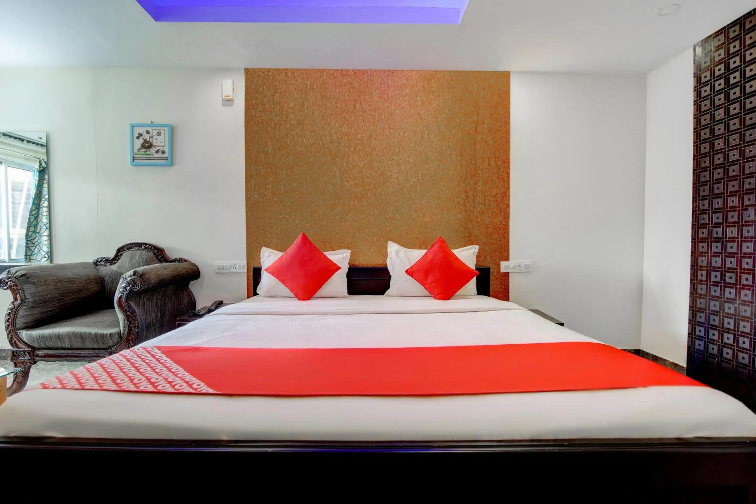 Bedroom, Bed in Hotel O P S Grand