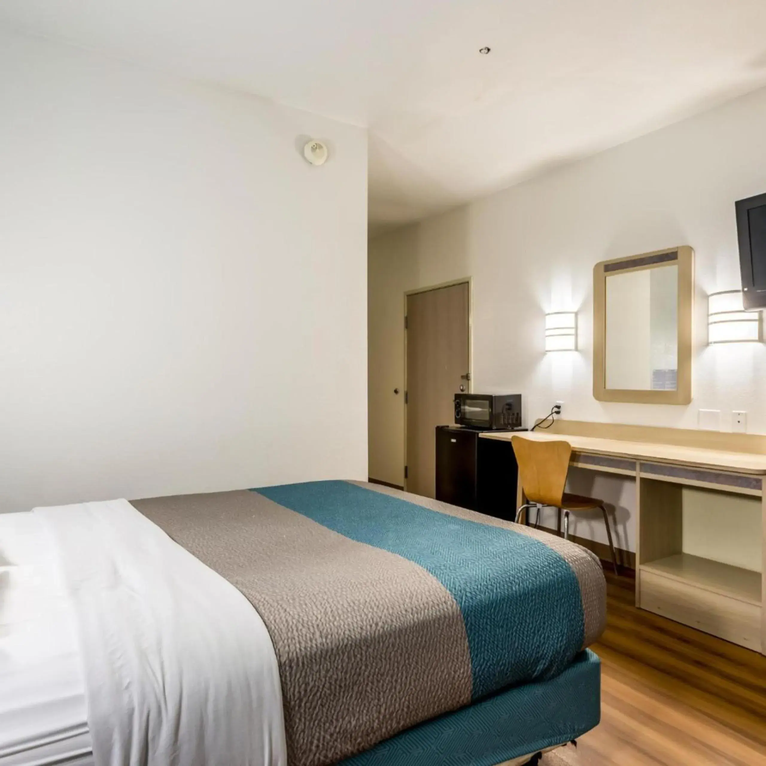 Bed in Motel 6-Roswell, NM Bed in Motel 6-Roswell, NM