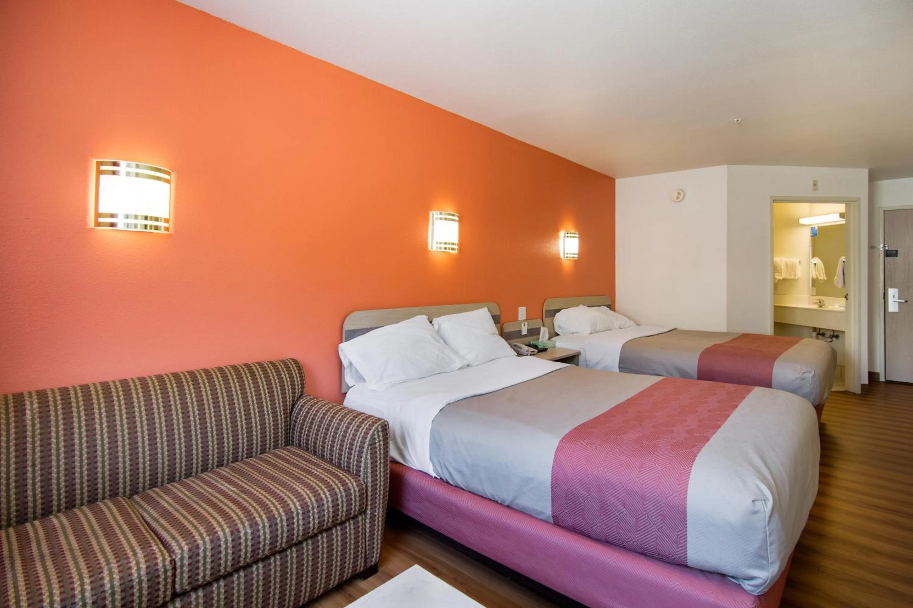 Bedroom in Motel 6-Ruidoso, NM