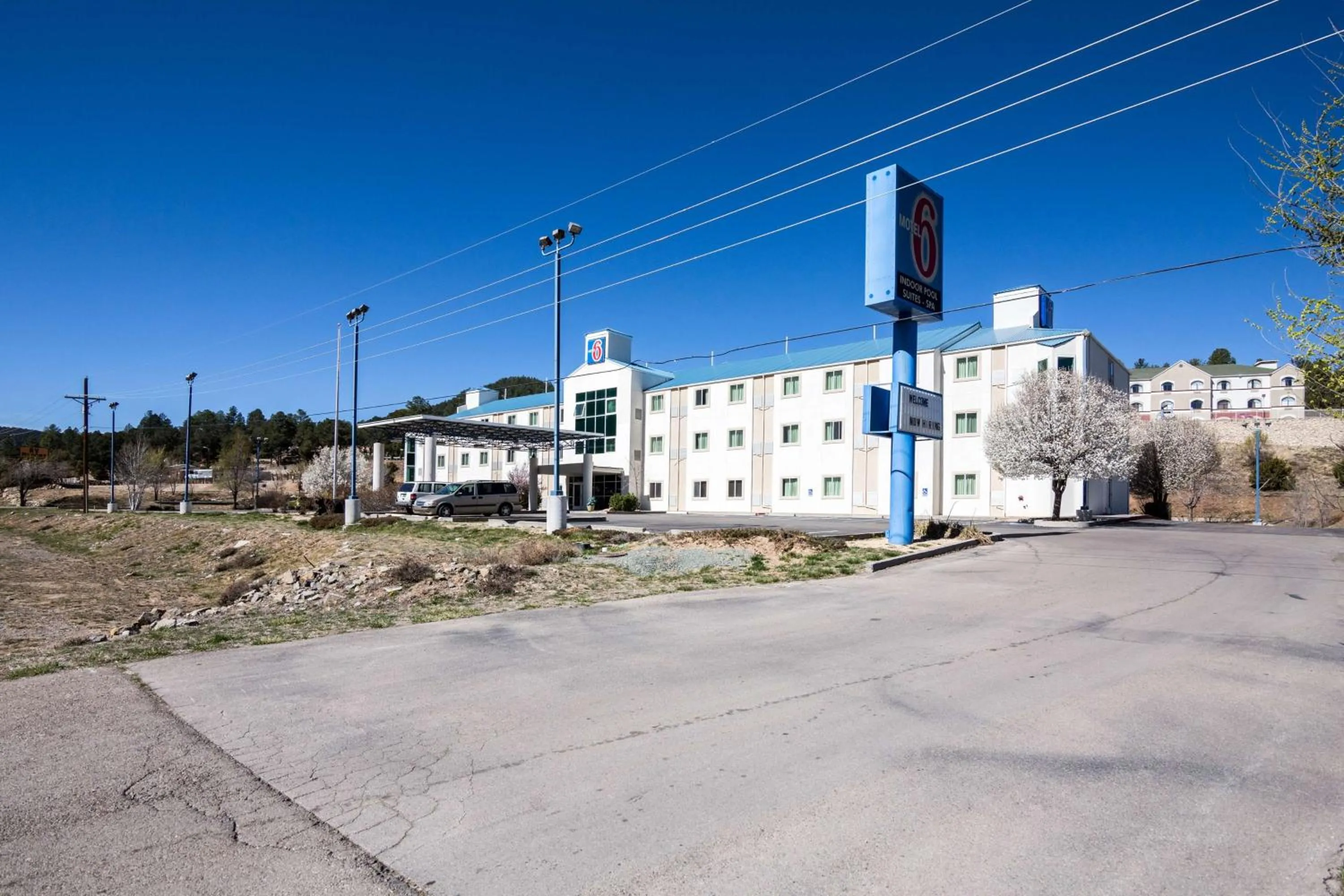 Property building in Motel 6-Ruidoso, NM