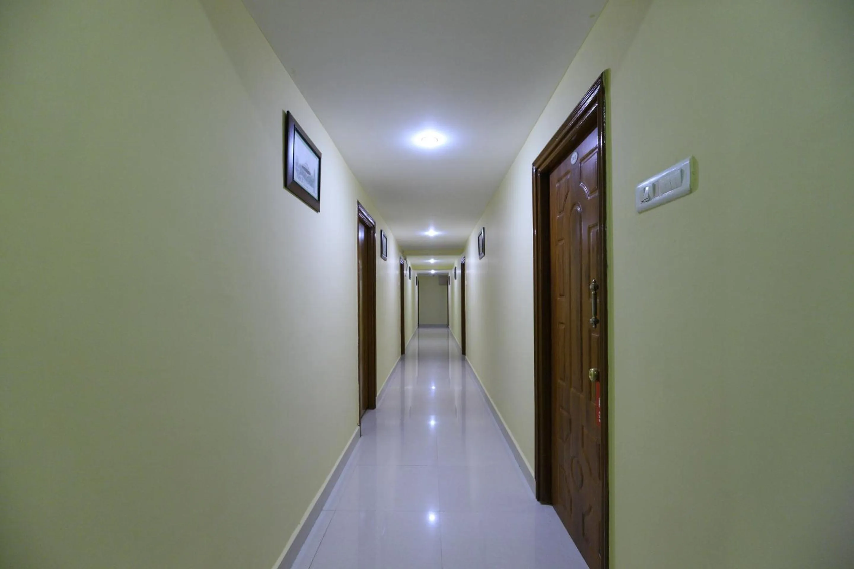 Lobby or reception in Capital O Sai Golden Rooms