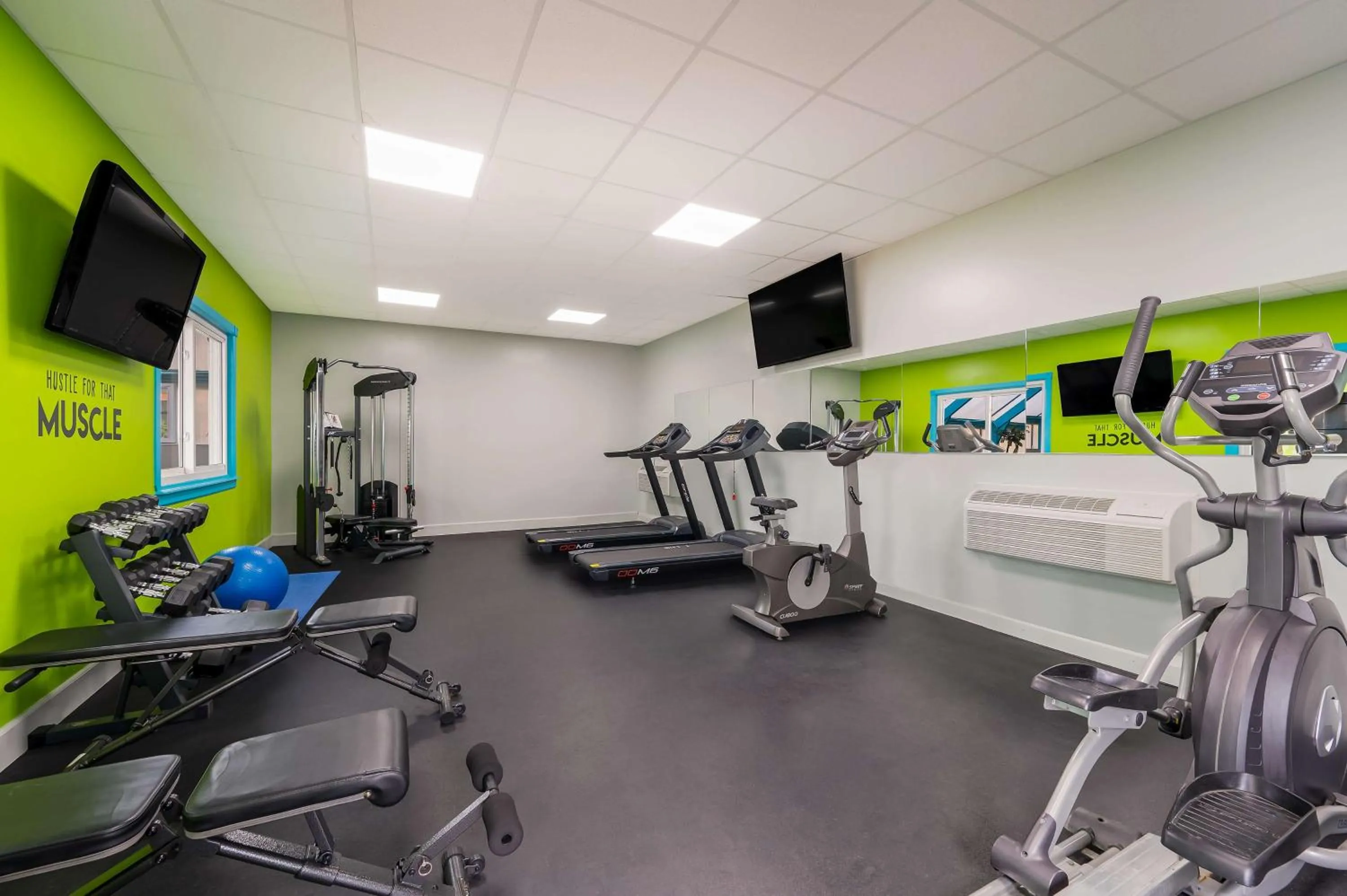 Fitness centre/facilities in Best Western Detroit Livonia