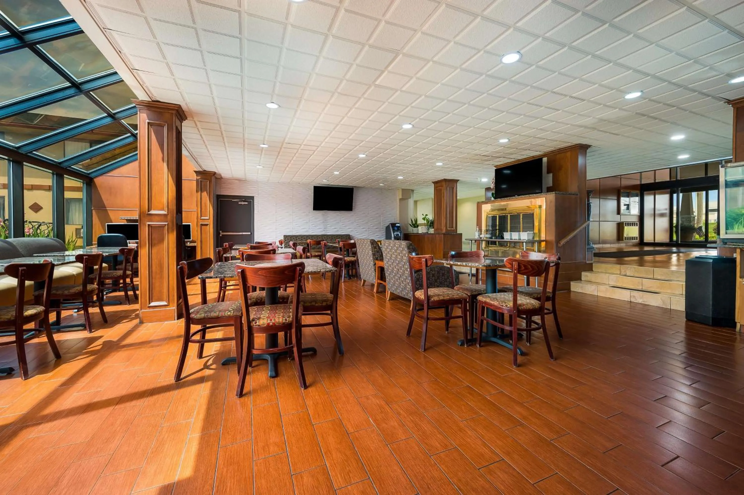 Breakfast in Best Western Detroit Livonia