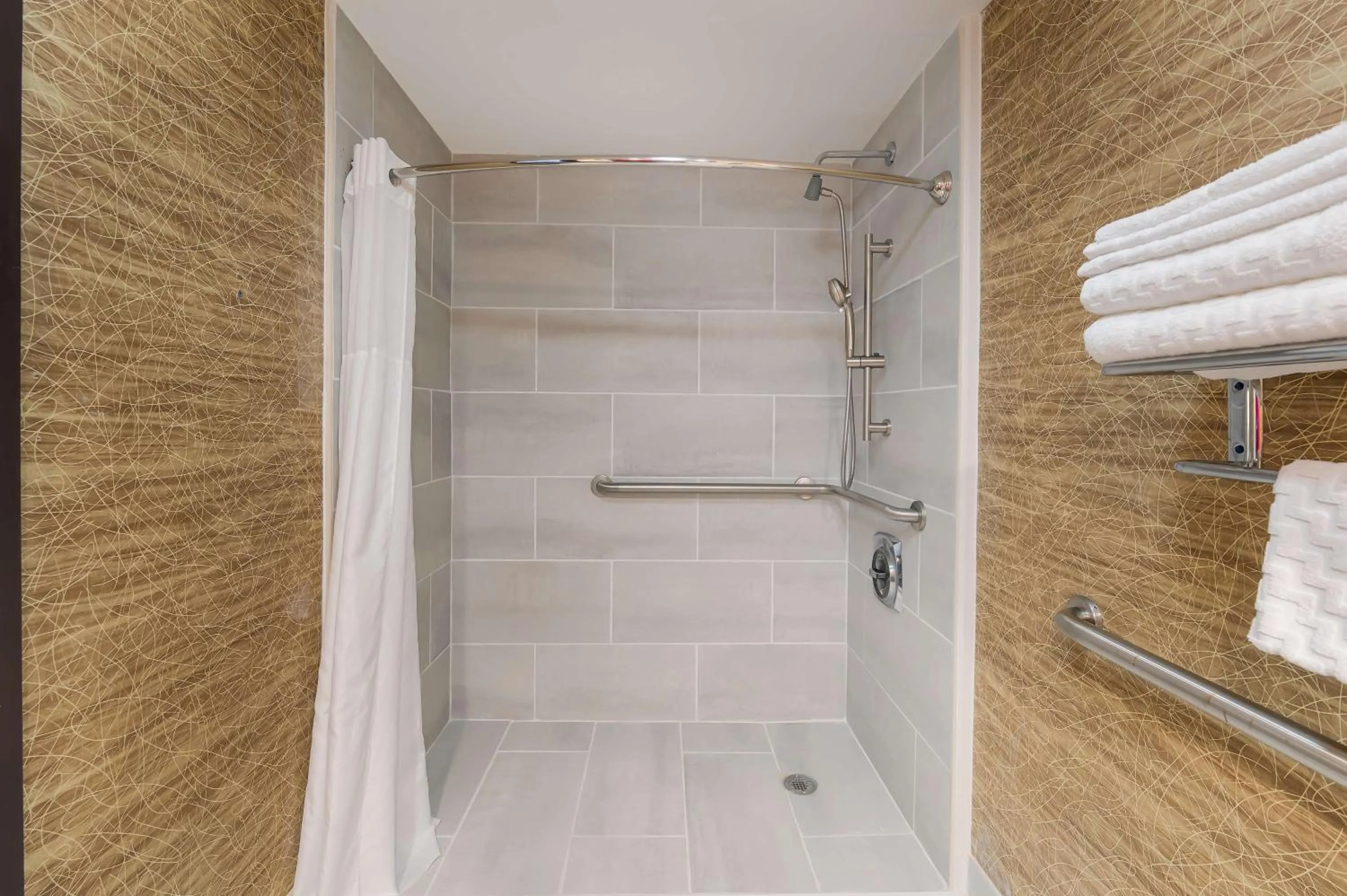 Bathroom in Best Western Detroit Livonia