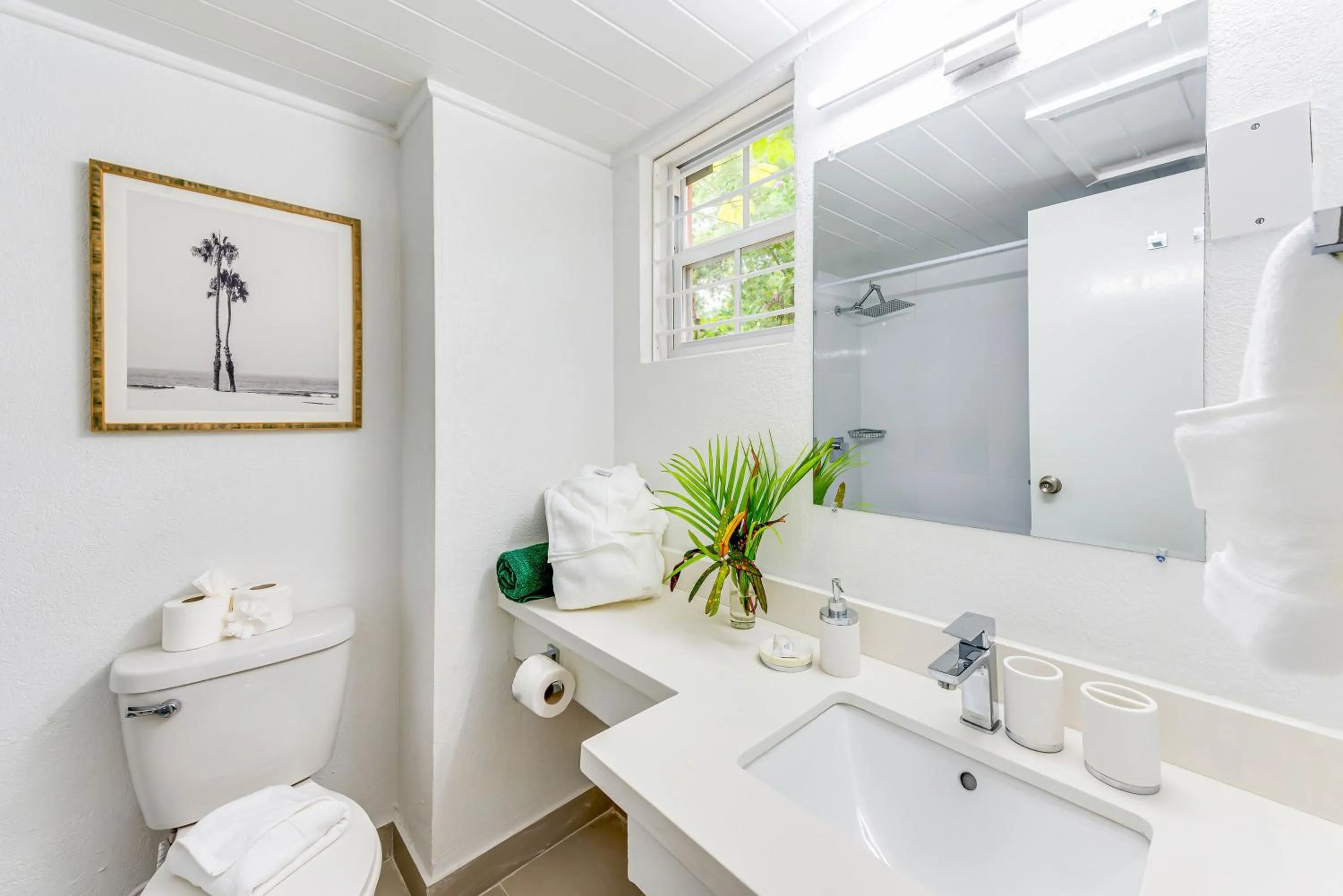 Shower in The Palms Resort