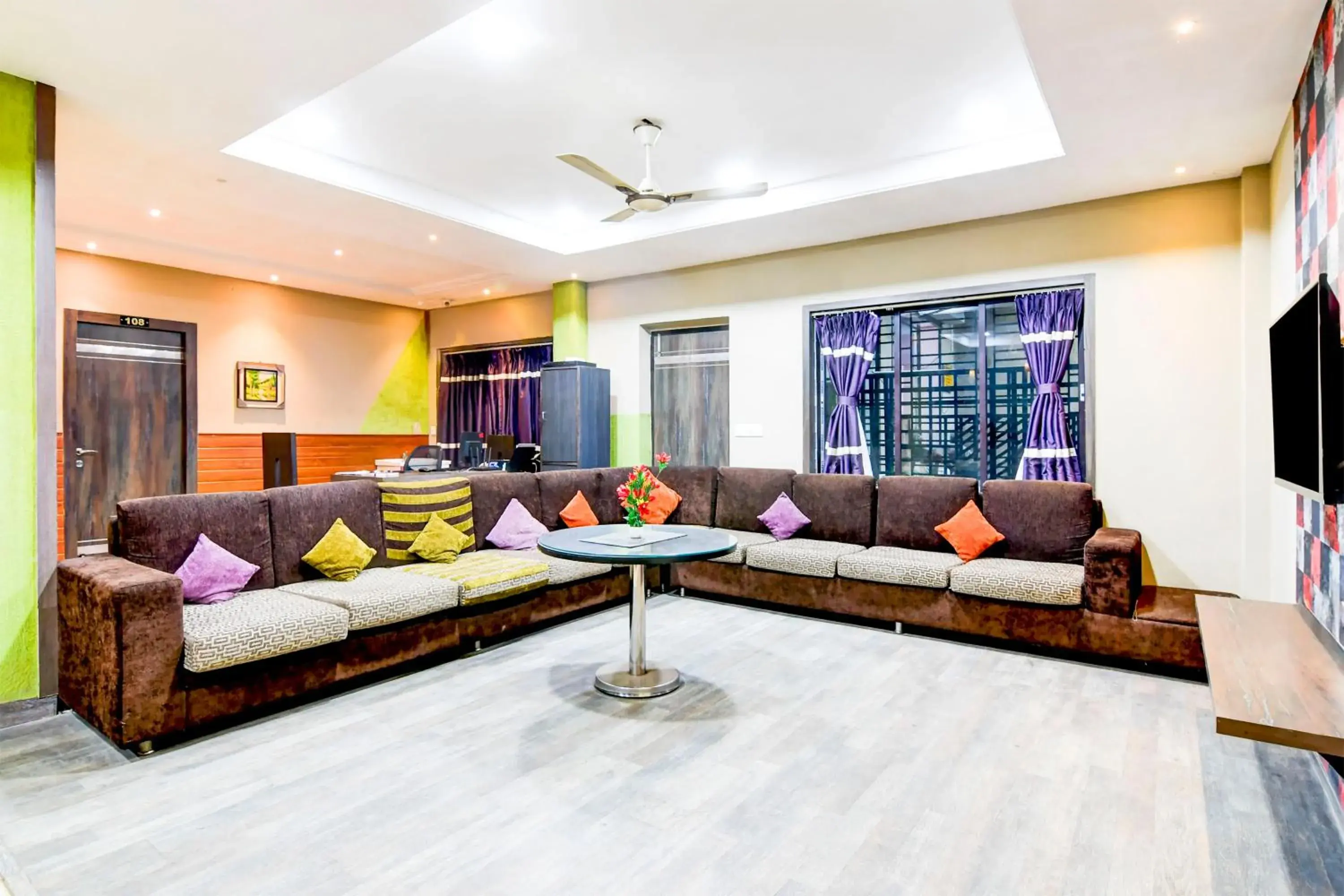 Lobby or reception in Super Collection O Behala Lobby or reception in Super Collection O Behala