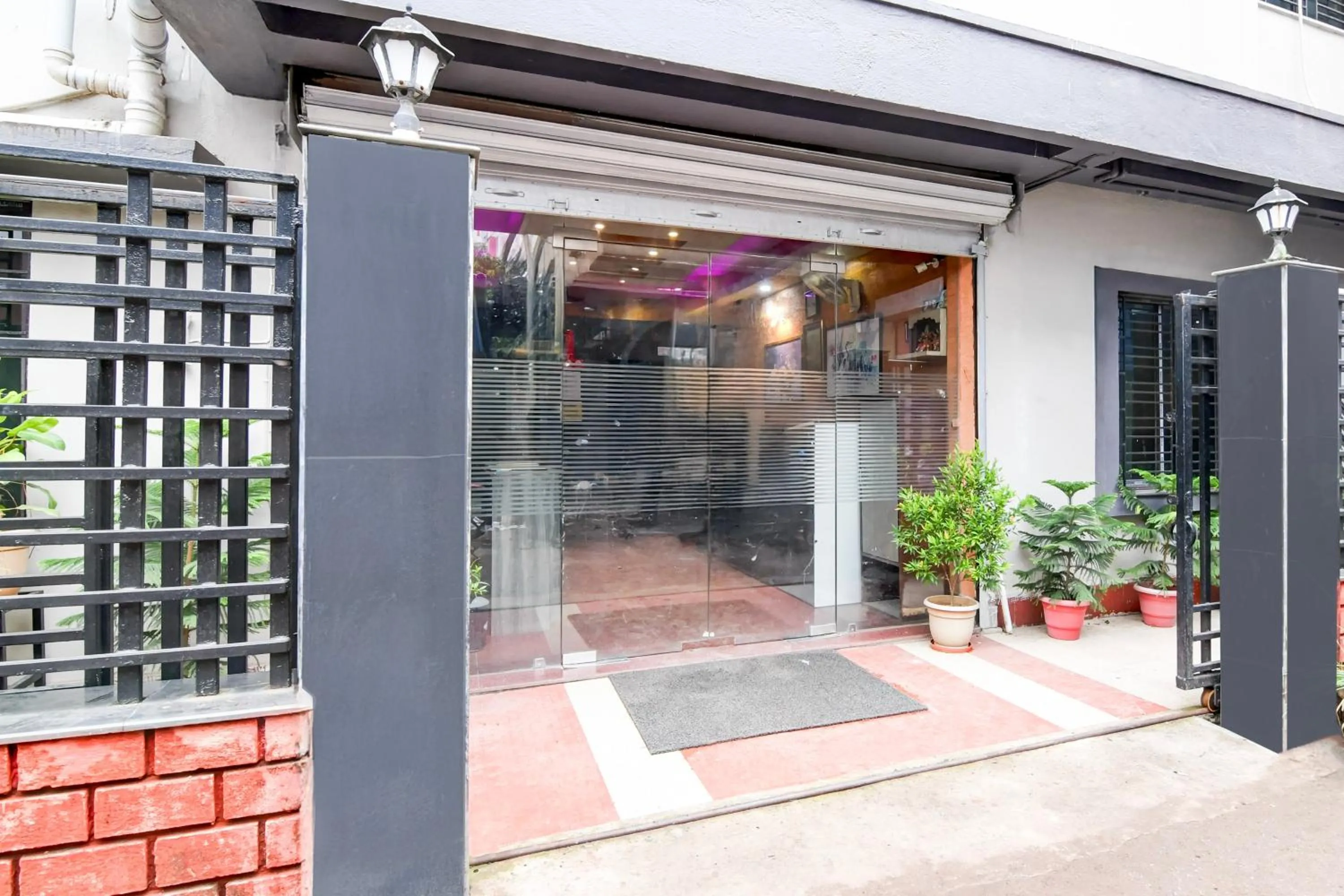 Facade/entrance in Super Collection O Behala