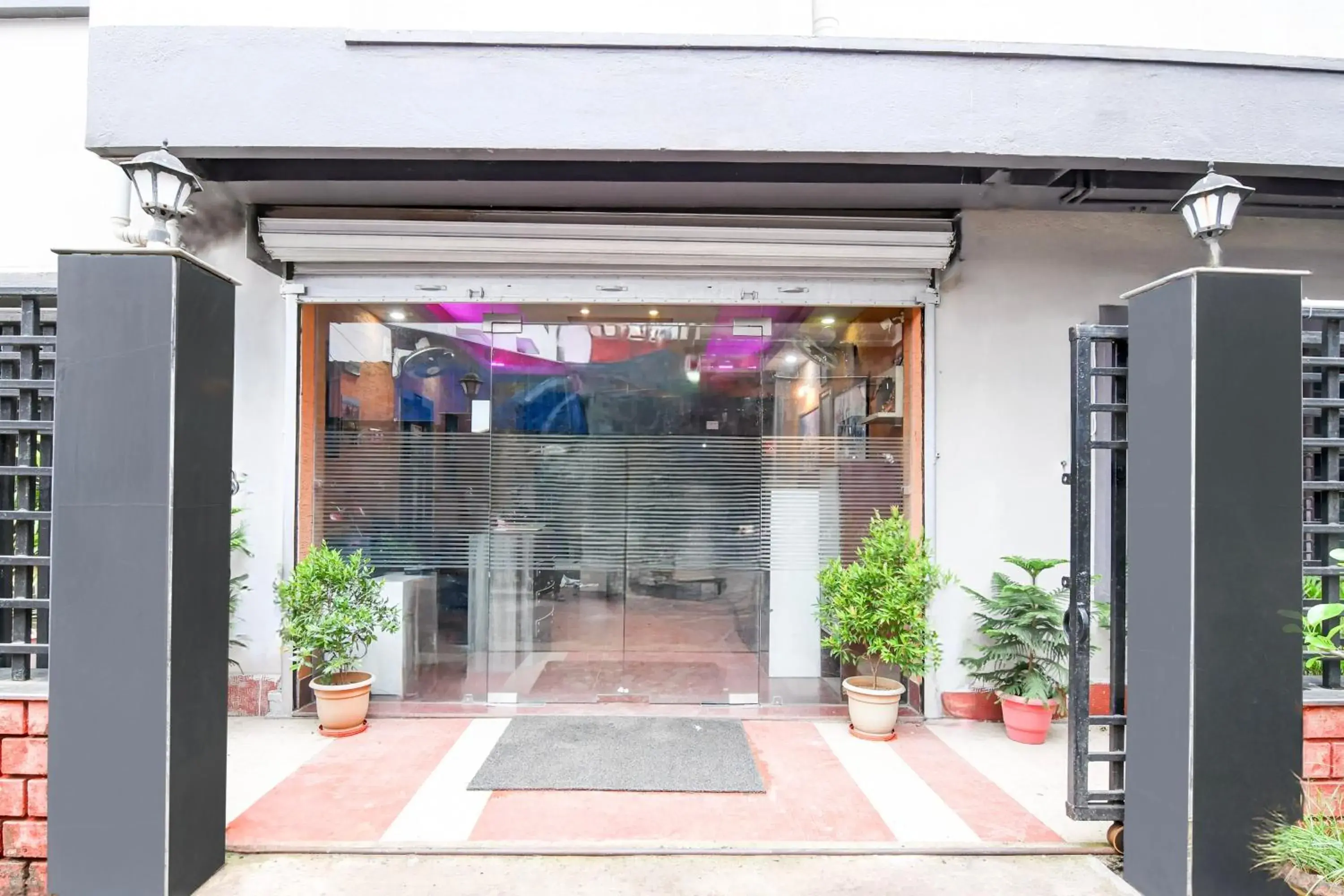 Facade/entrance in Super Collection O Behala Facade/entrance in Super Collection O Behala