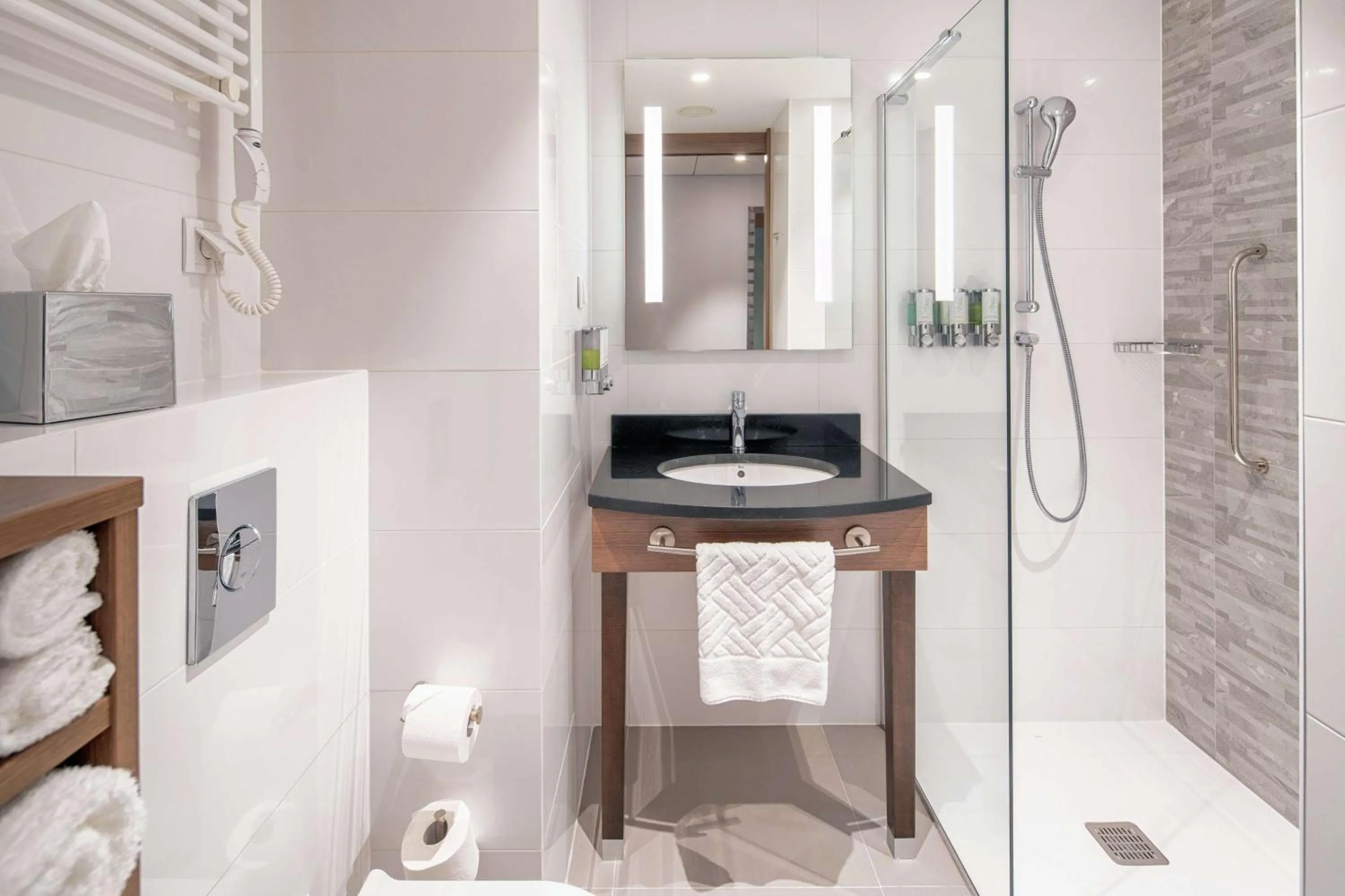 Shower in Hampton By Hilton Warsaw Mokotow