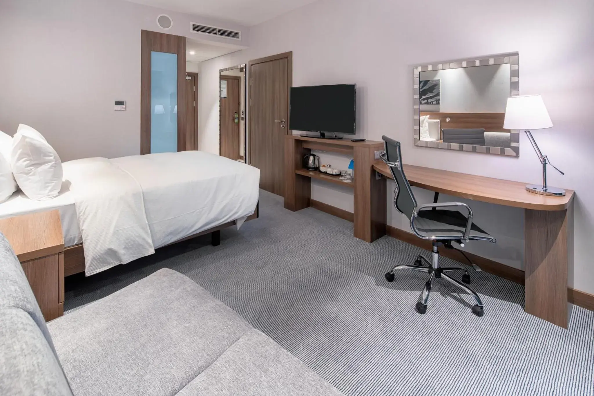 TV and multimedia, Bed in Hampton By Hilton Warsaw Mokotow TV and multimedia, Bed in Hampton By Hilton Warsaw Mokotow