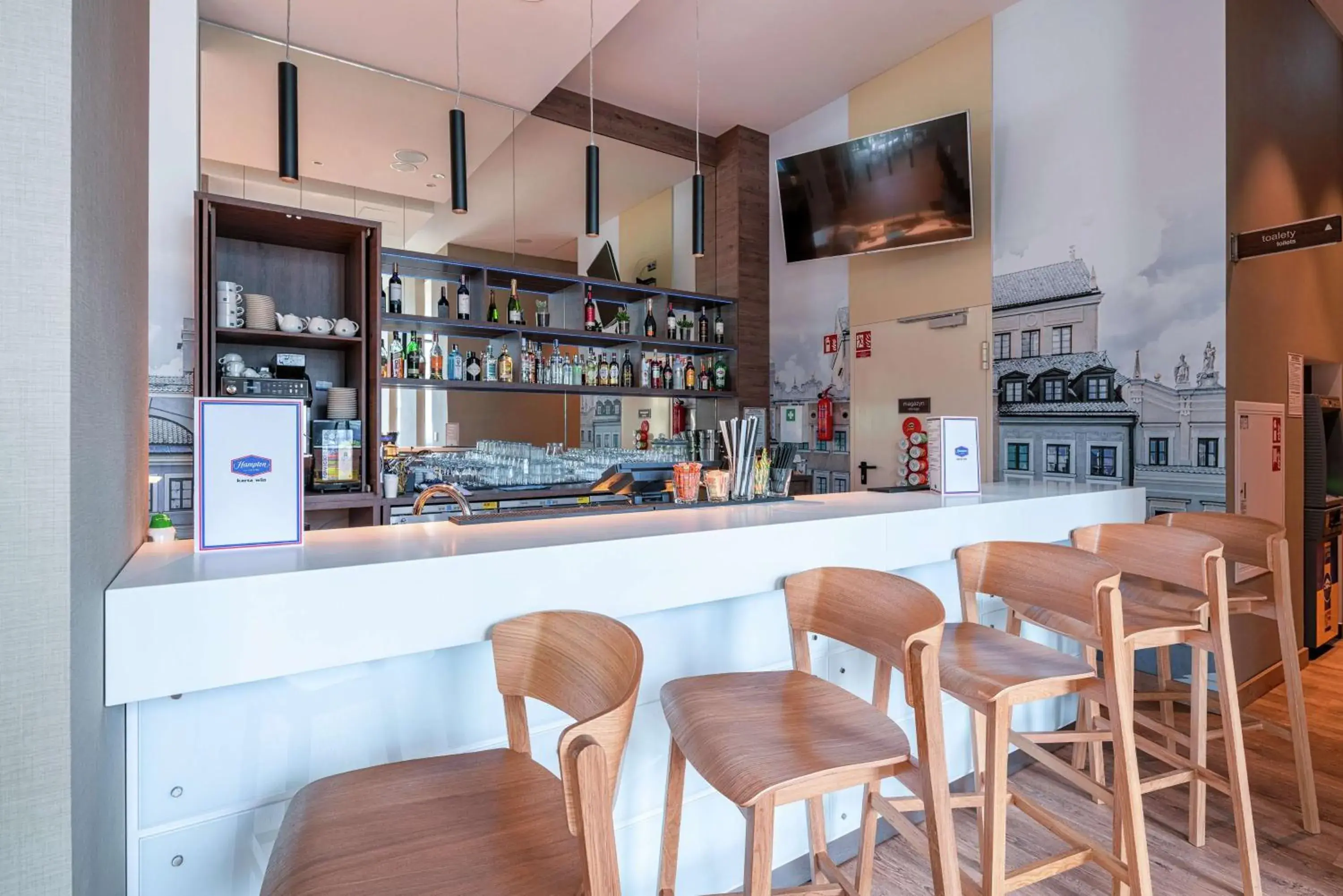 Restaurant/places to eat in Hampton By Hilton Warsaw Mokotow Restaurant/places to eat in Hampton By Hilton Warsaw Mokotow