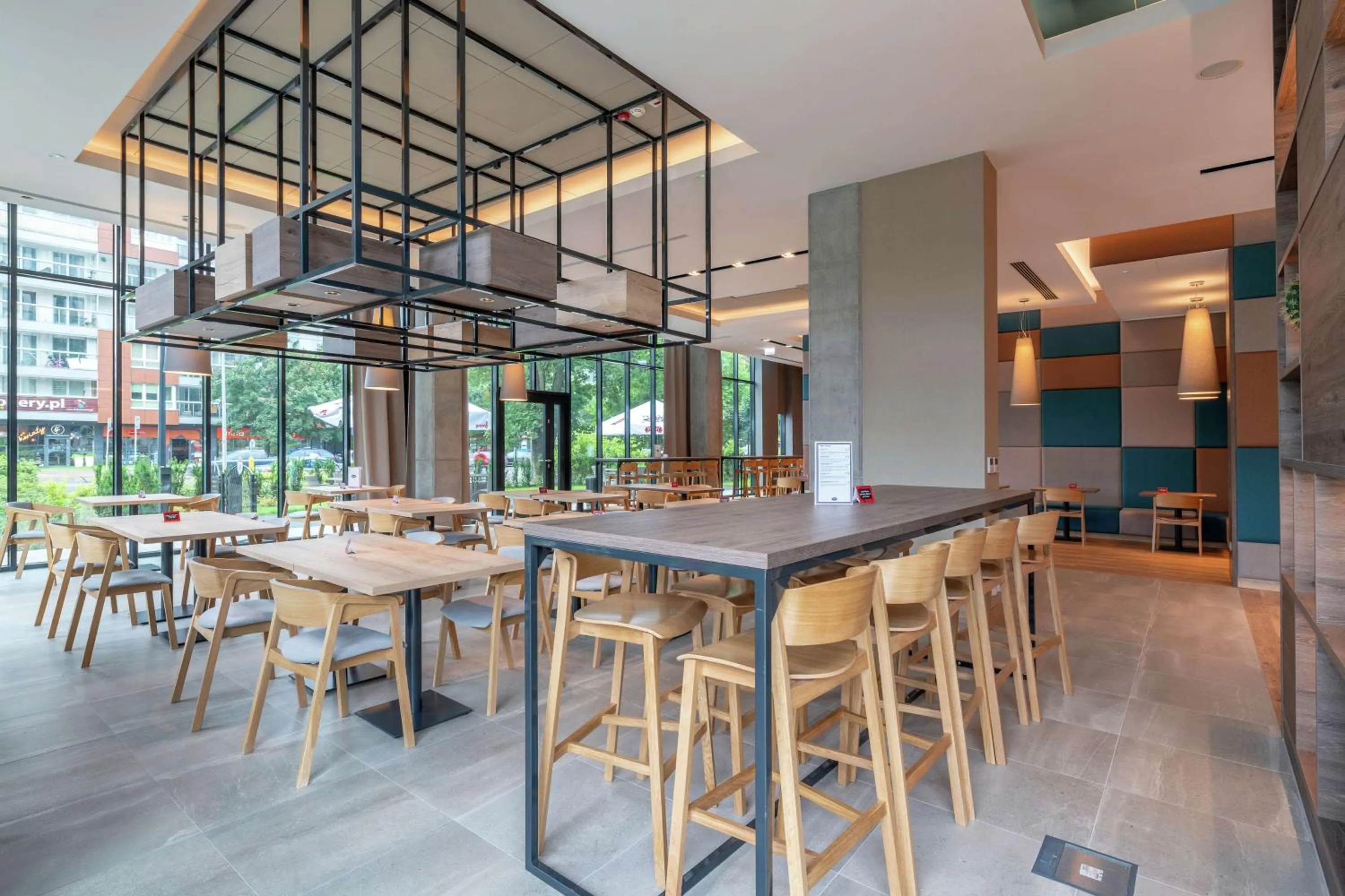 Restaurant/places to eat in Hampton By Hilton Warsaw Mokotow