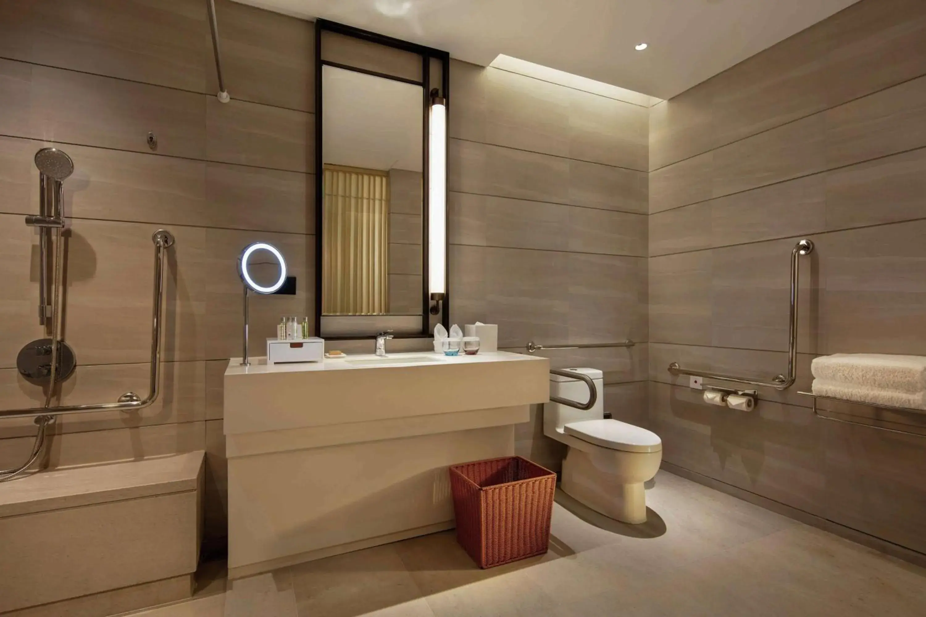 Bathroom in Doubletree Resort By Hilton Hainan - Xinglong Lakeside Bathroom in Doubletree Resort By Hilton Hainan - Xinglong Lakeside