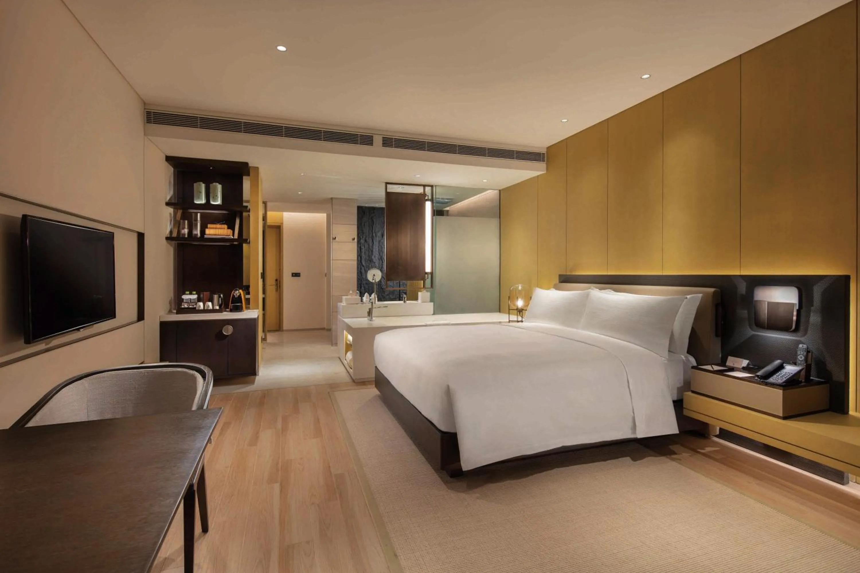 Bedroom, Bed in Doubletree Resort By Hilton Hainan - Xinglong Lakeside