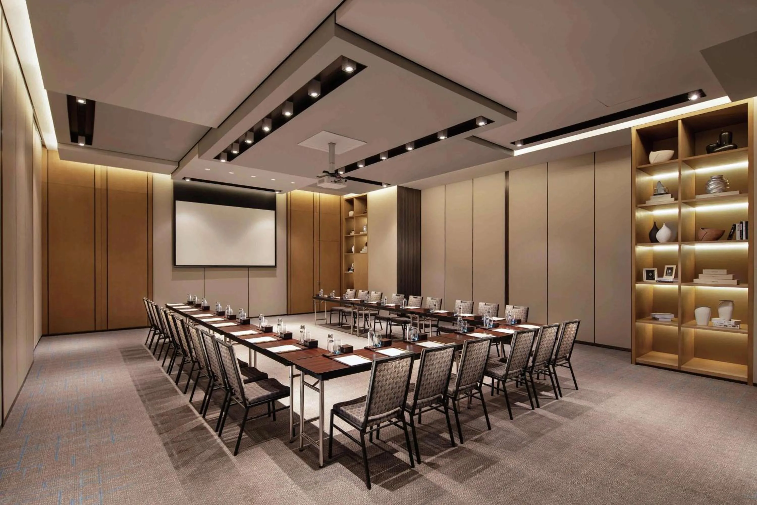 Meeting/conference room in Doubletree Resort By Hilton Hainan - Xinglong Lakeside