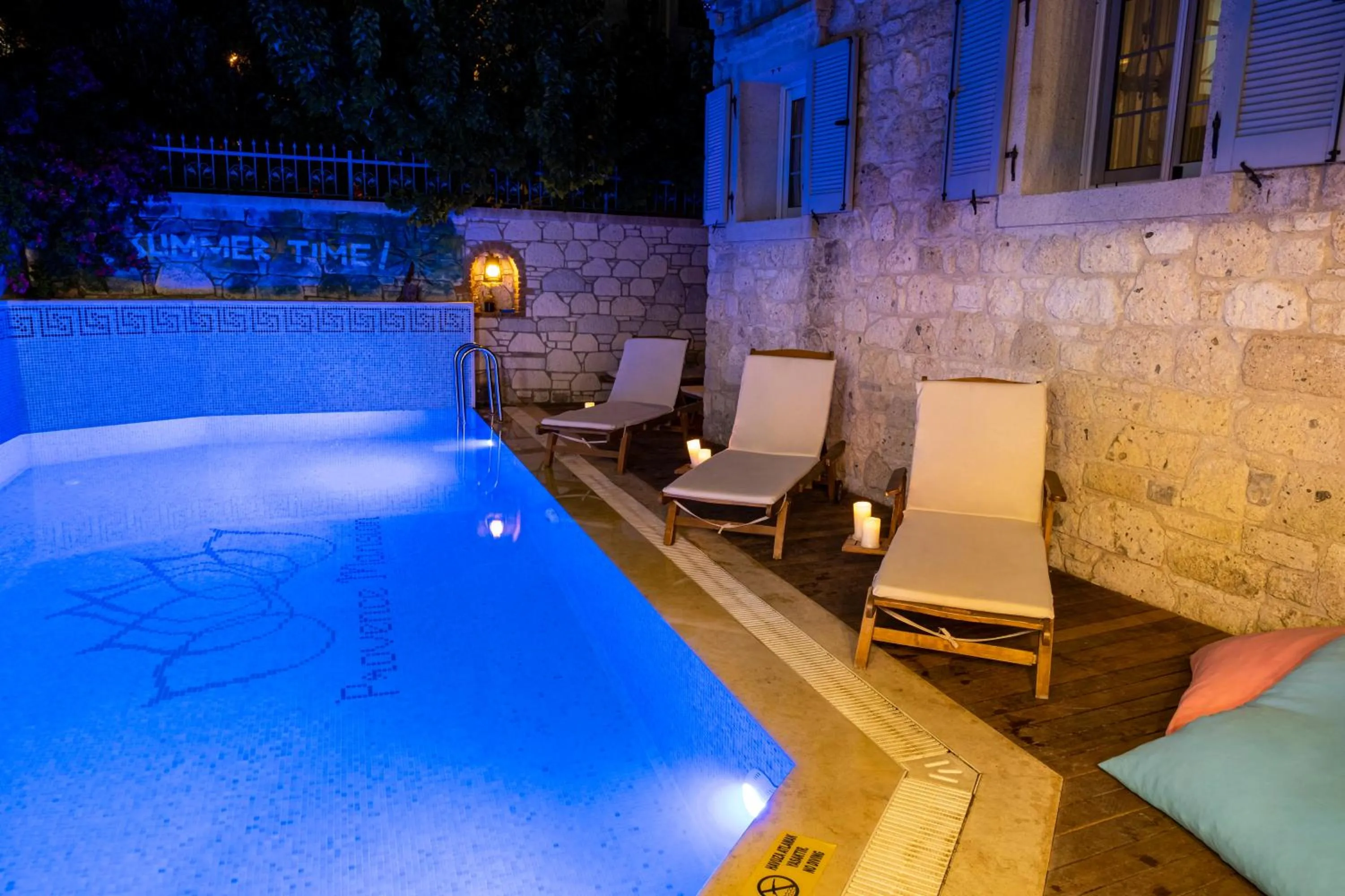 Swimming pool in PROVENCE MANSİON ALAÇATI