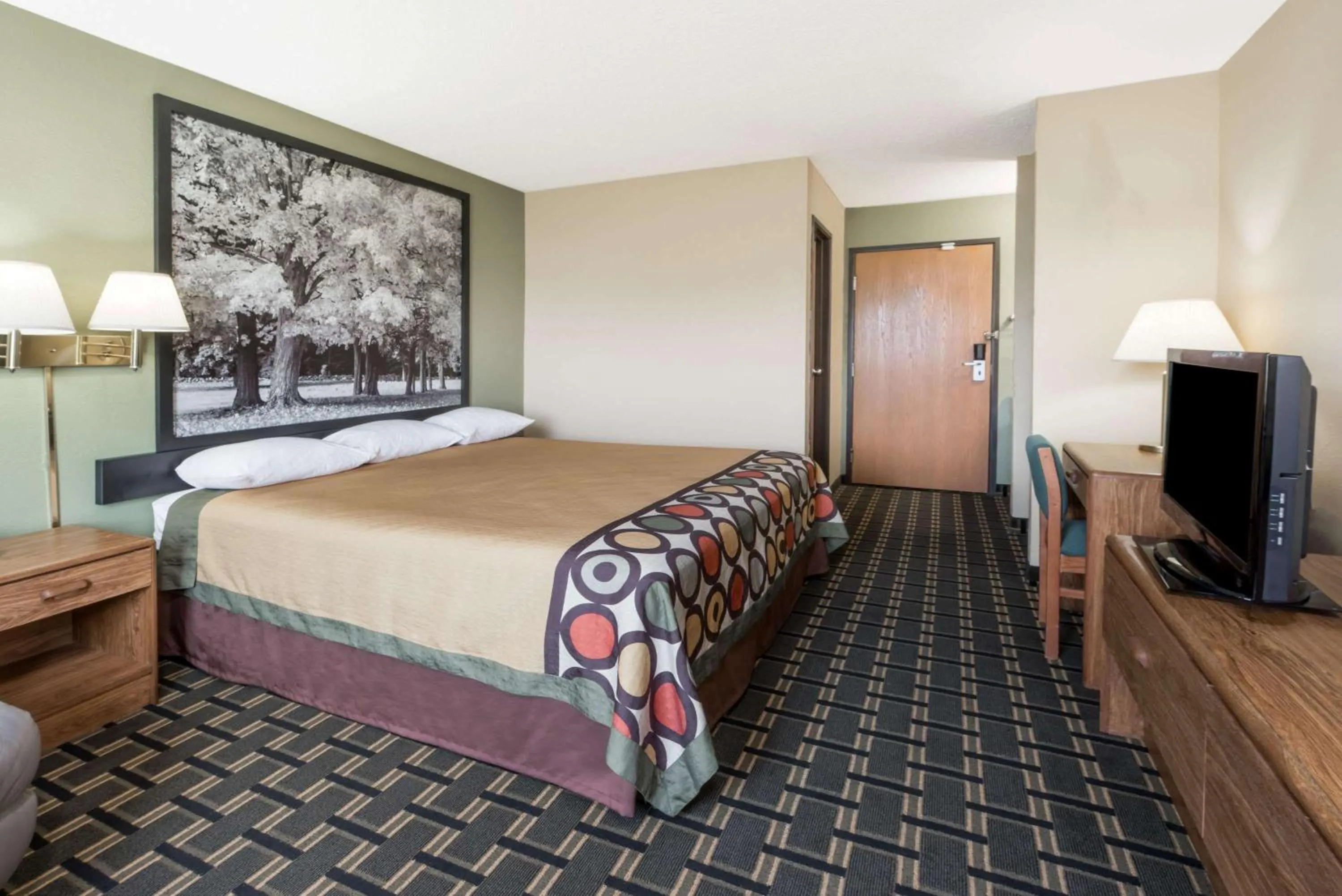 On site, Bed in Super 8 by Wyndham Greenville