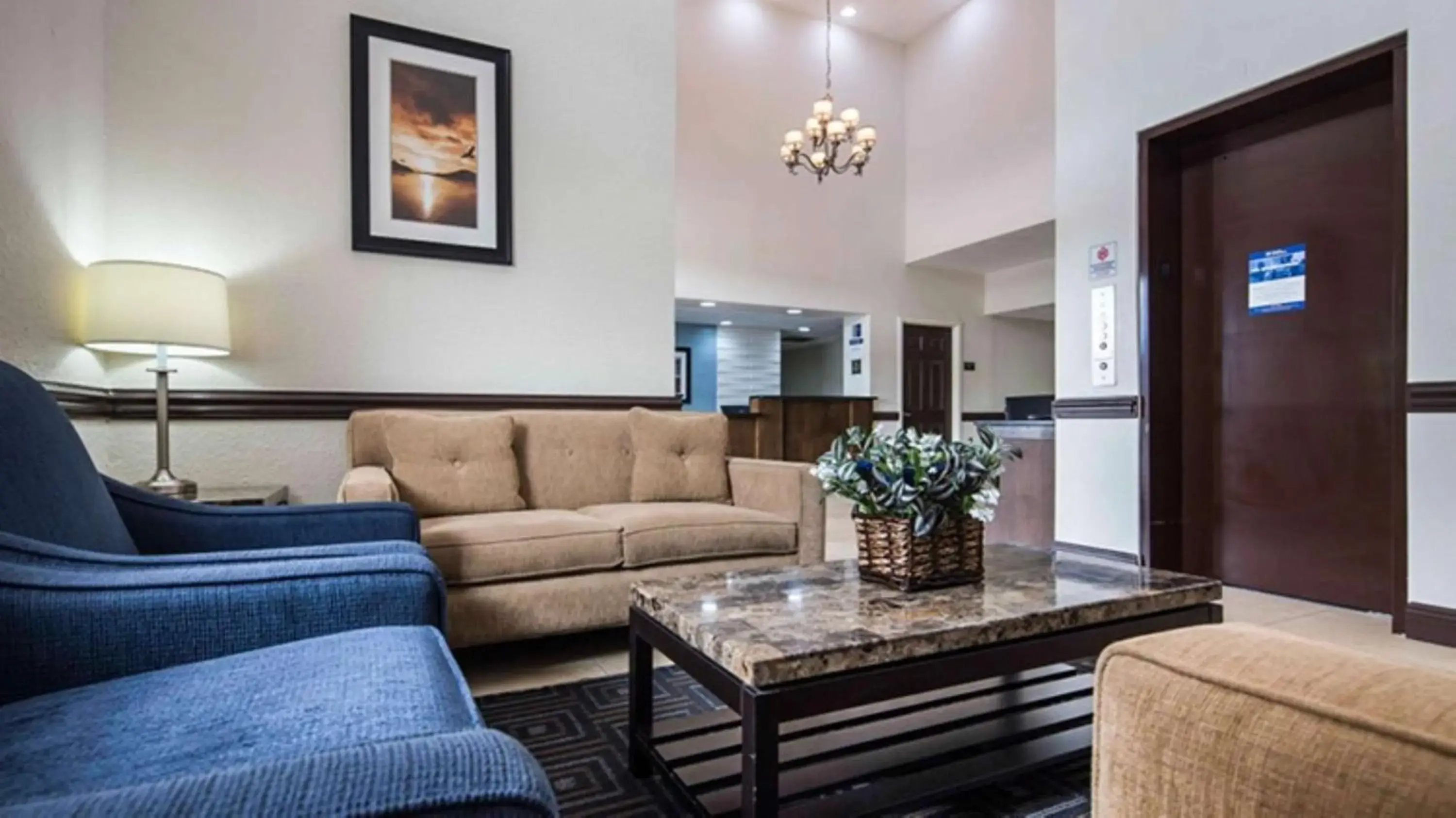 Lobby or reception in Best Western Mulberry Hotel Lobby or reception in Best Western Mulberry Hotel