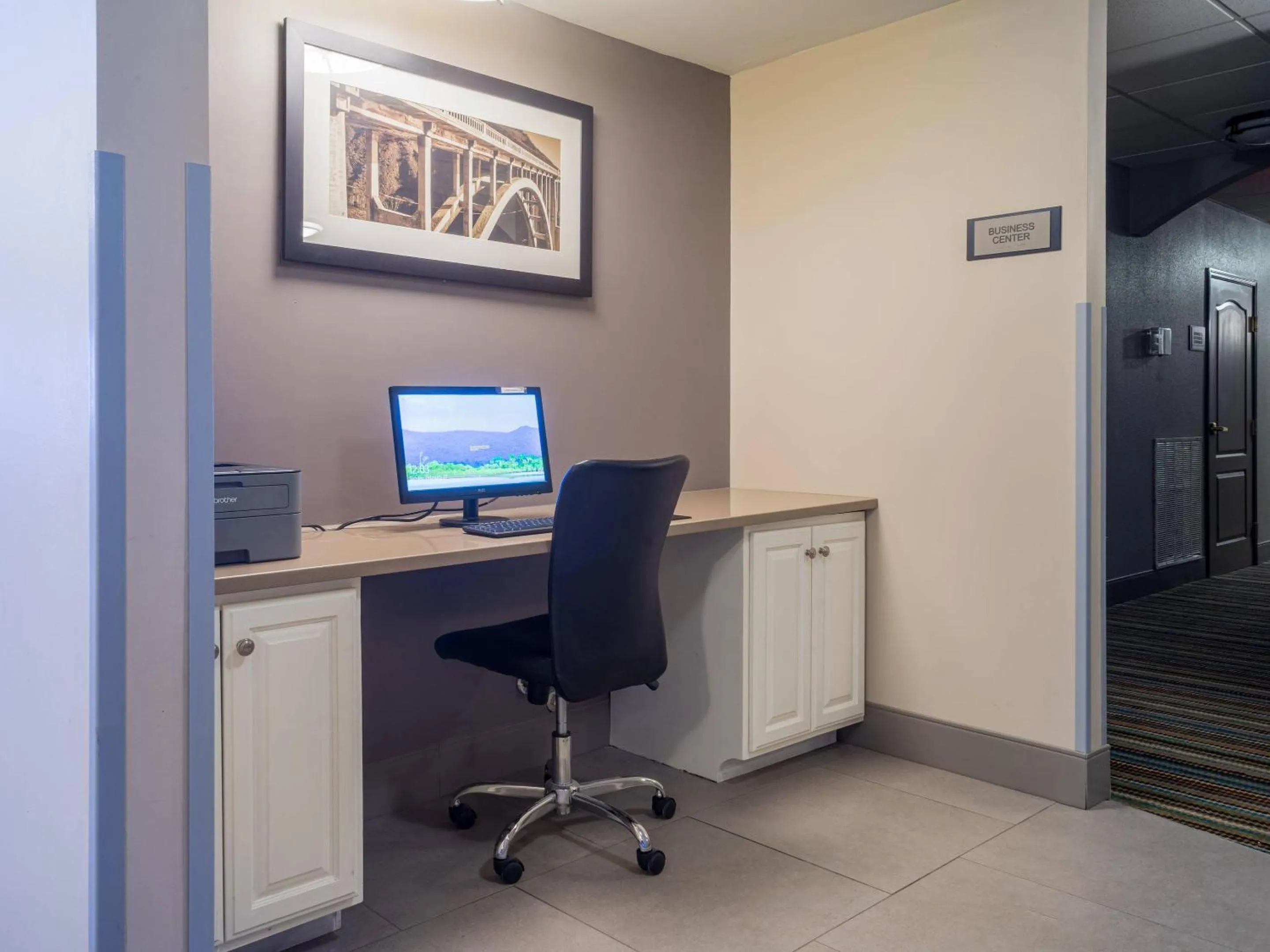 Business facilities in Country Inn & Suites by Radisson, Doswell Kings Dominion , VA