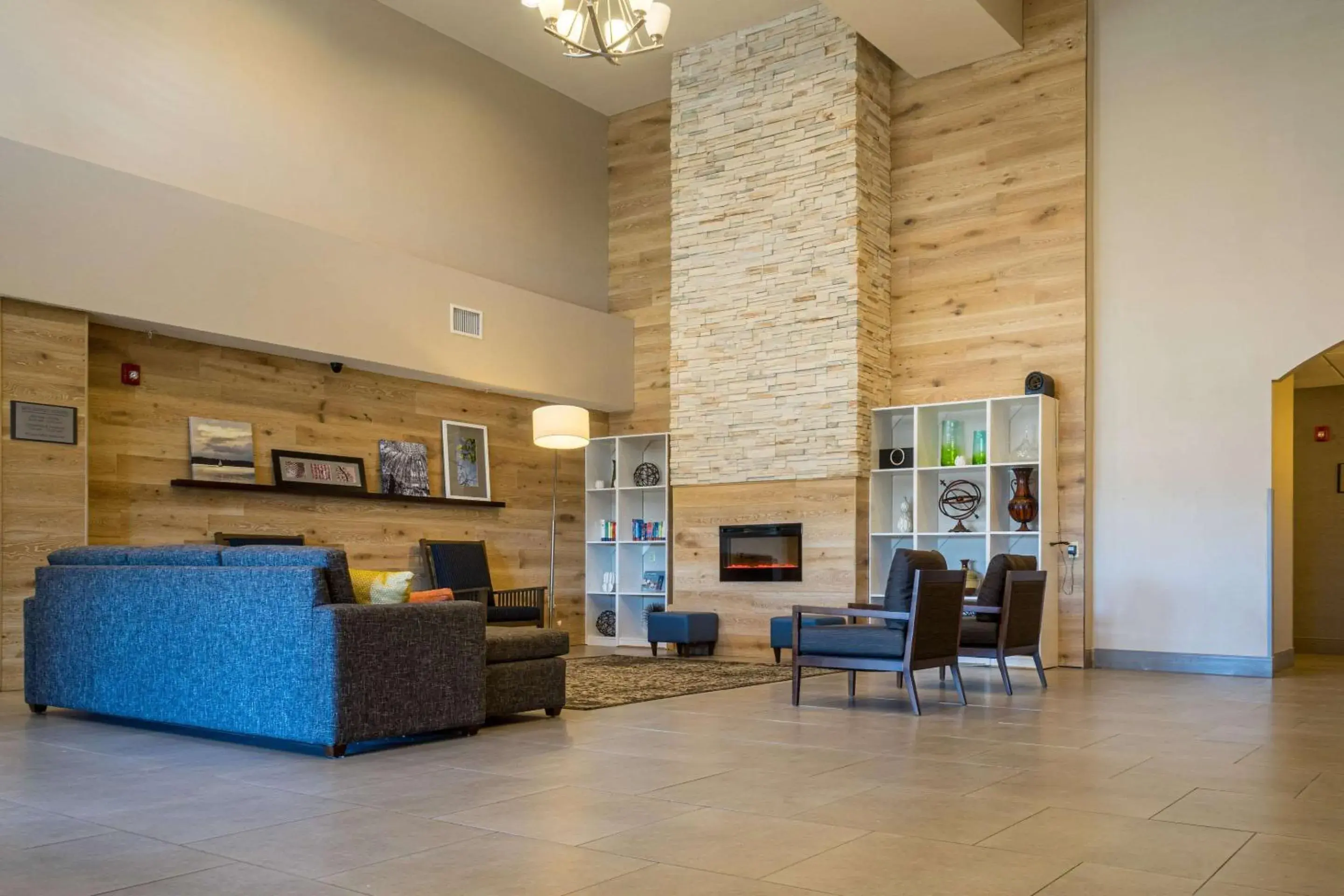 Lobby or reception in Country Inn & Suites by Radisson, Doswell Kings Dominion , VA Lobby or reception in Country Inn & Suites by Radisson, Doswell Kings Dominion , VA