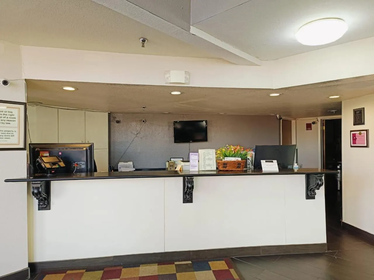 Lobby or reception in Travelers inn by OYO Wichita Falls