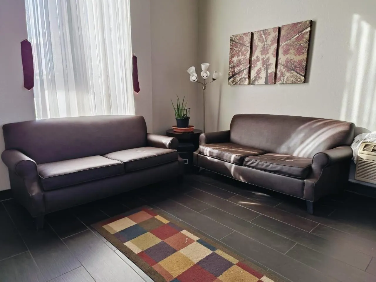 Lobby or reception in Travelers inn by OYO Wichita Falls