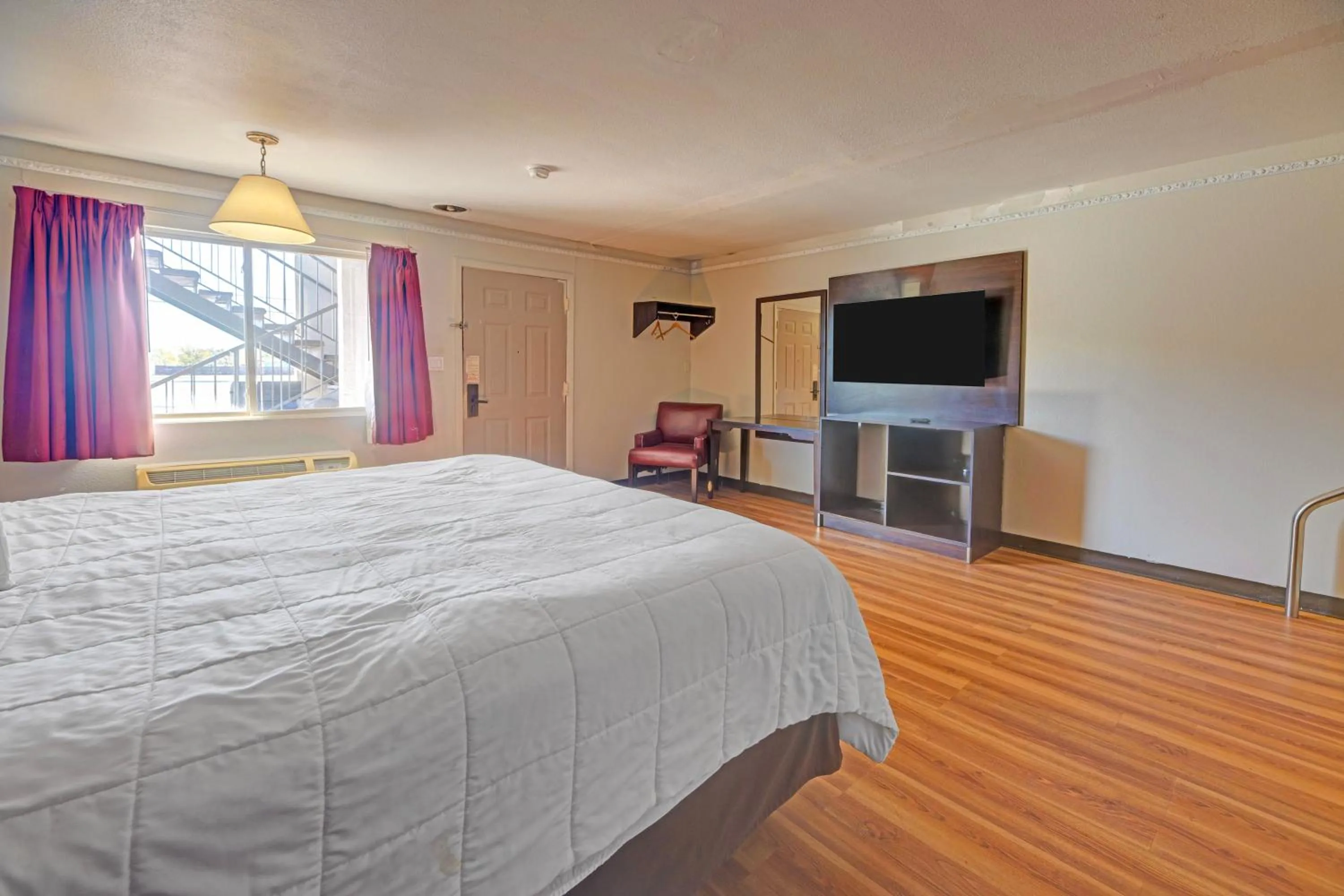 Bedroom, Bed in Travelers inn by OYO Wichita Falls