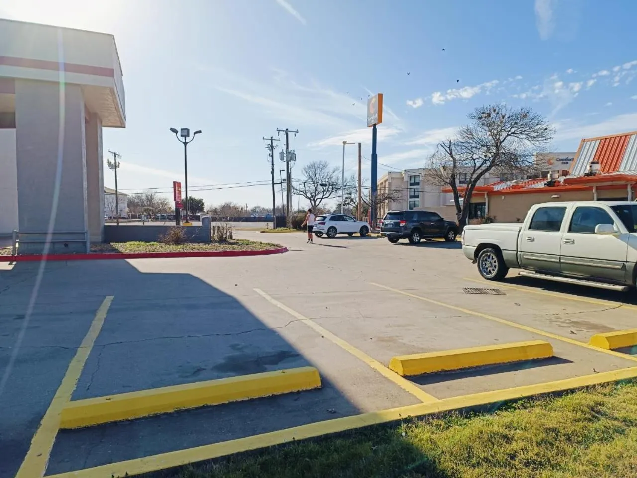 Parking in Travelers inn by OYO Wichita Falls