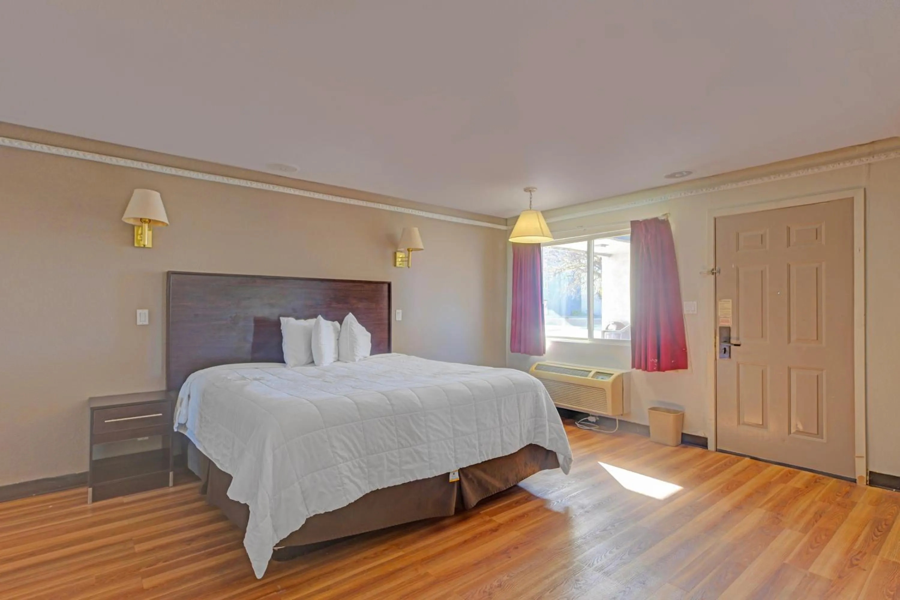 Bedroom, Bed in Travelers inn by OYO Wichita Falls