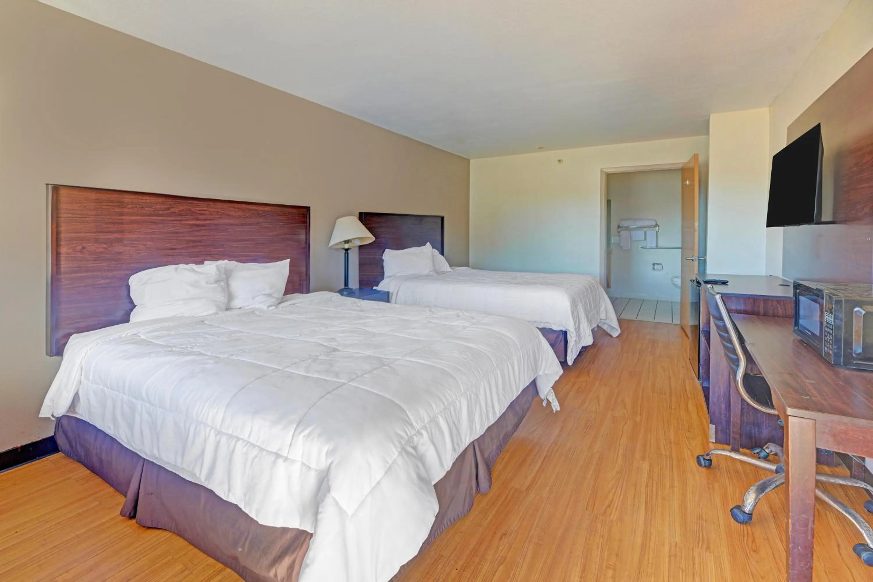 Bedroom, Bed in Travelers inn by OYO Wichita Falls