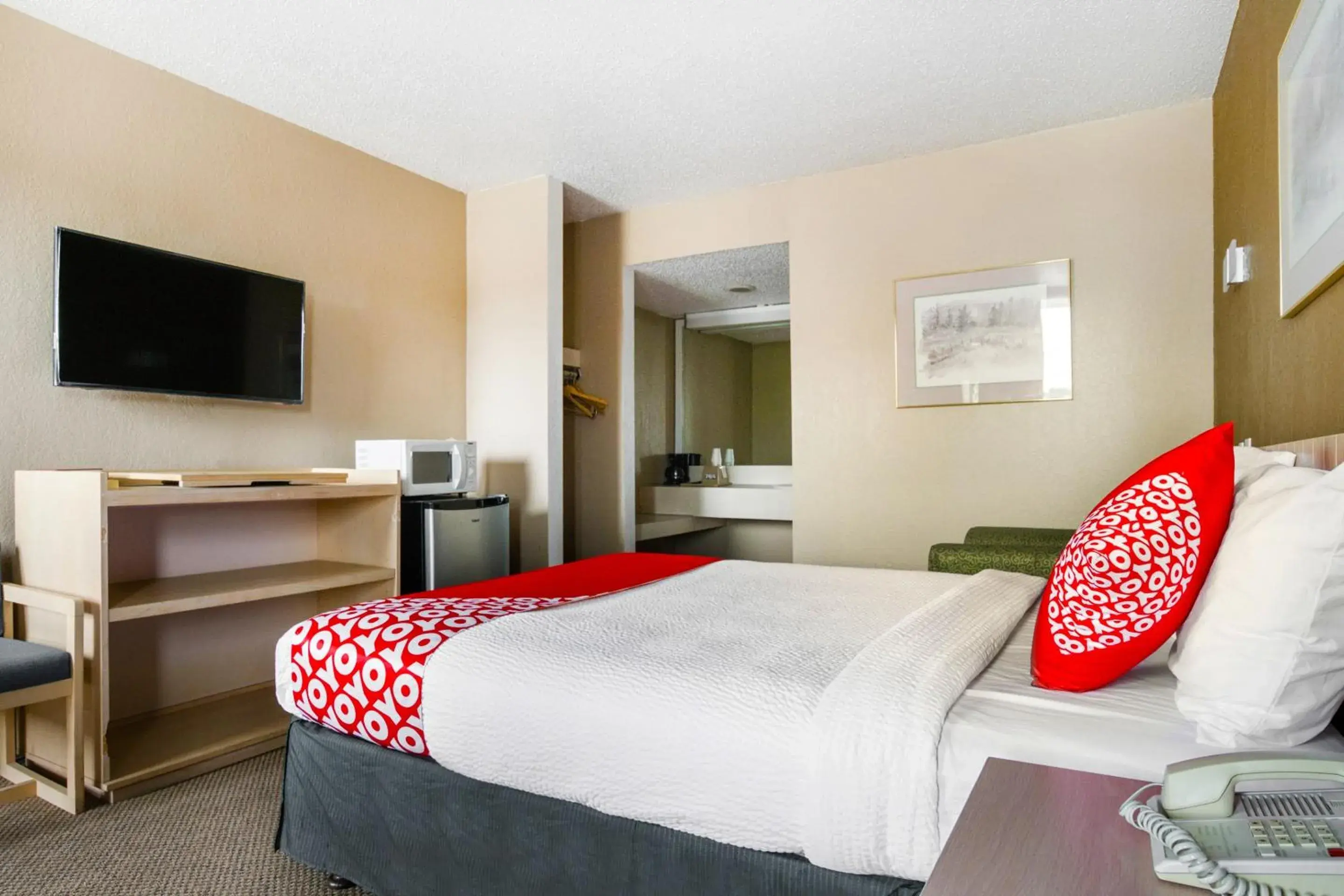 Queen Room in OYO Hotel Wichita Falls - Downtown Queen Room in OYO Hotel Wichita Falls - Downtown