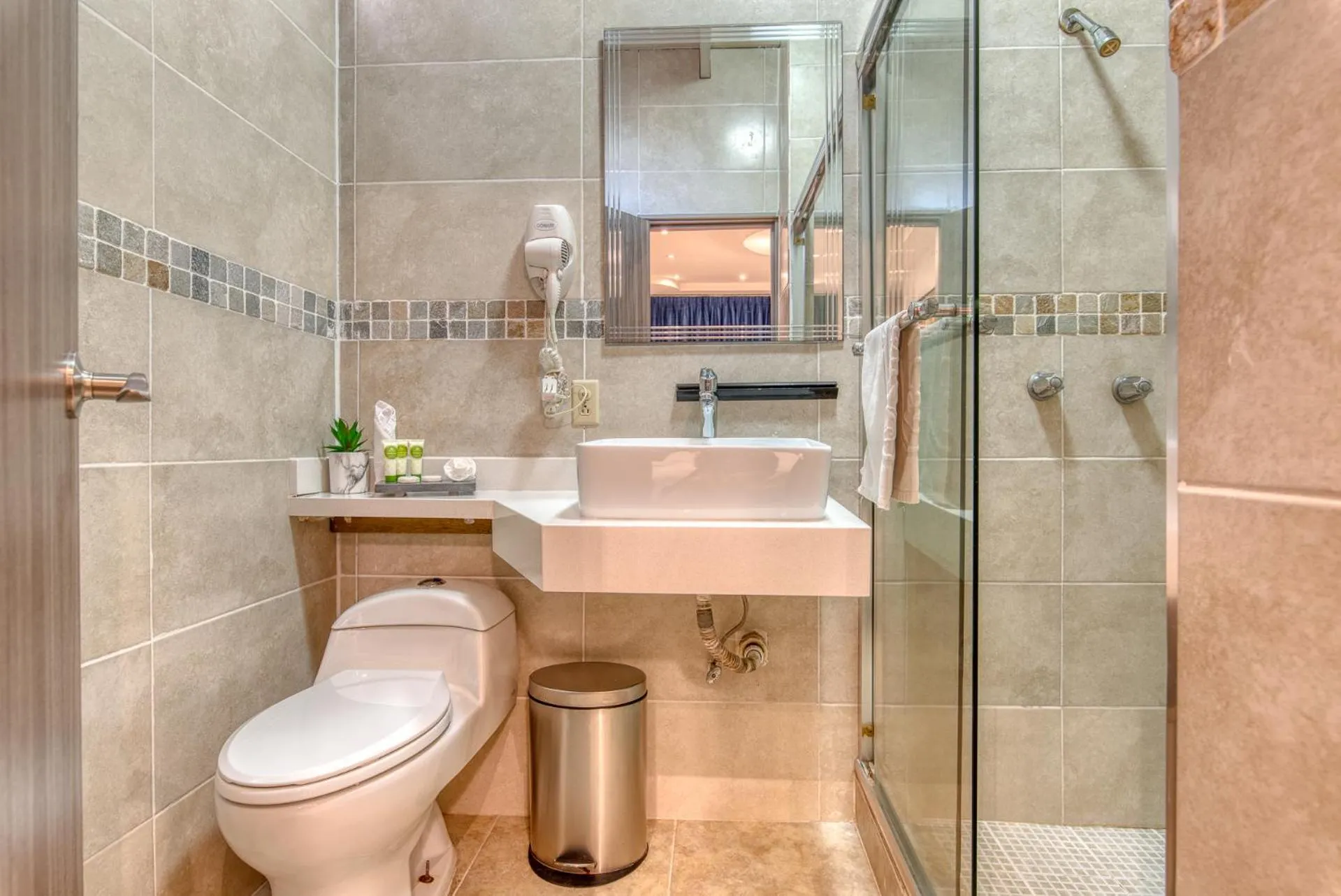 Bathroom in Swans Cay Hotel