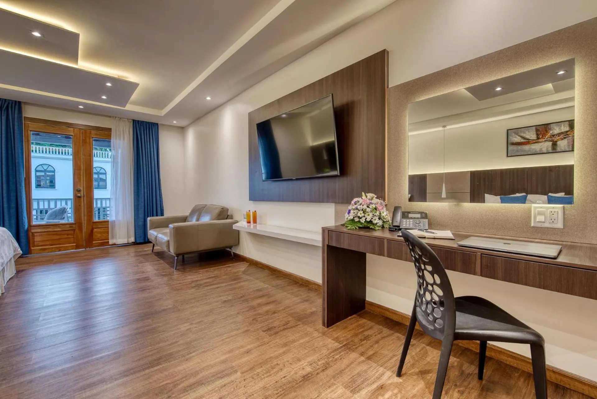 TV and multimedia in Swans Cay Hotel